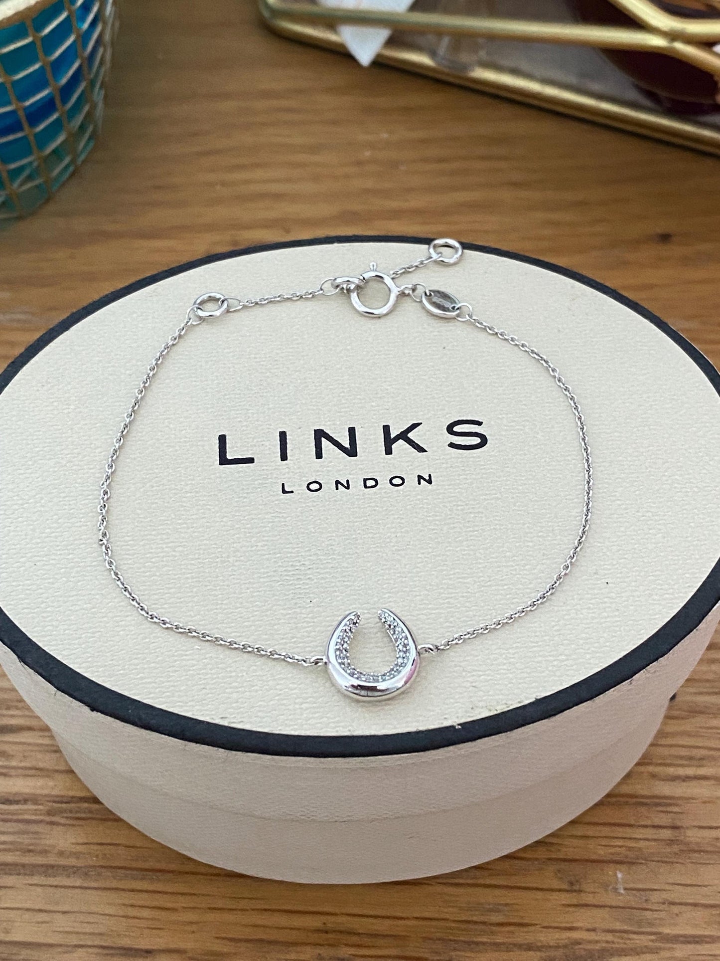 LINKS OF LONDON diamond Essentials Ascot Horseshoe Bracelet, Sterling silver, Genuine, Assay Hallmarked
