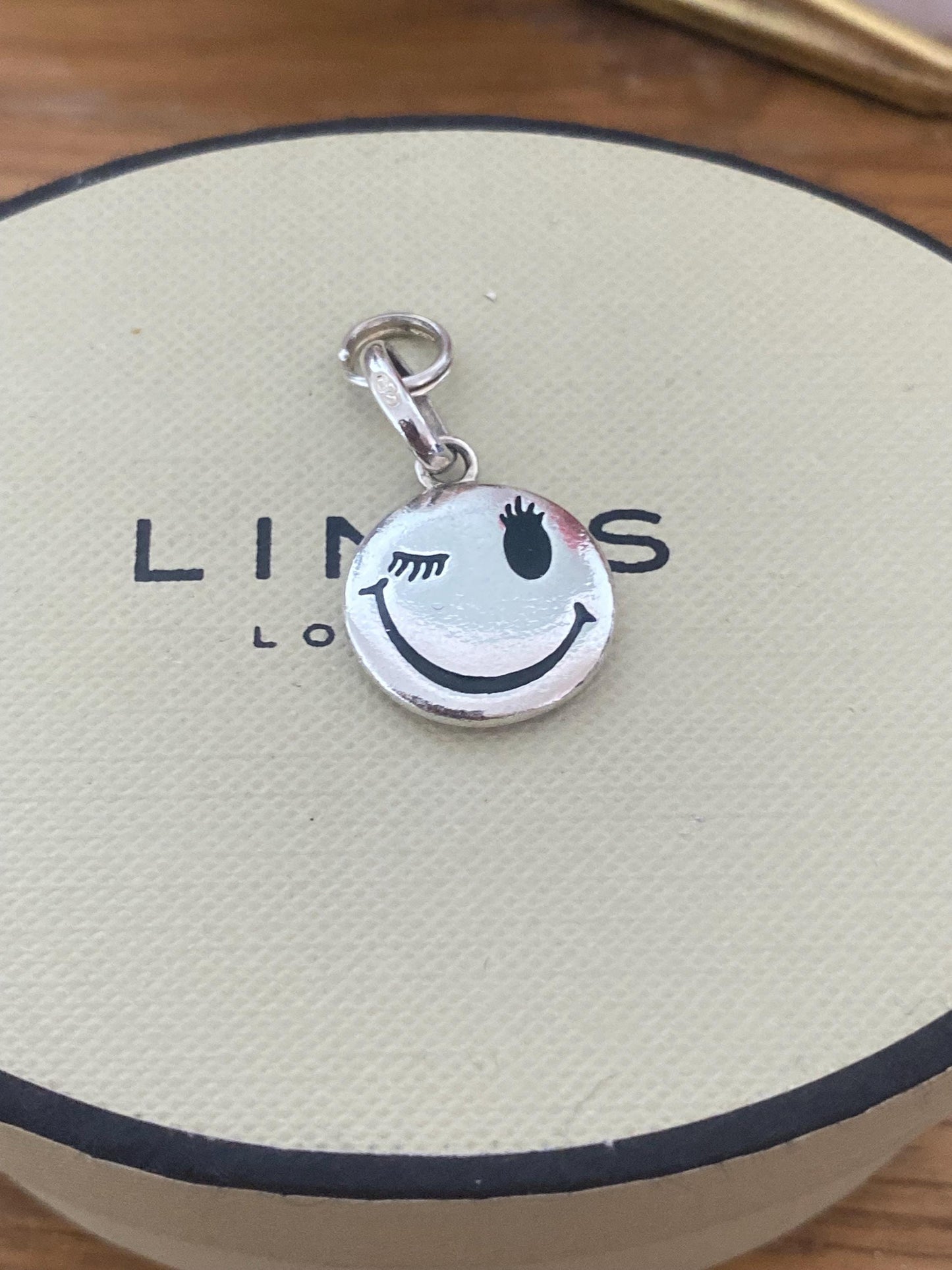 Fabulous Links of London smiley face Charm, Sterling Silver, Stamped, Hallmarked, Lovely Condition, Genuine