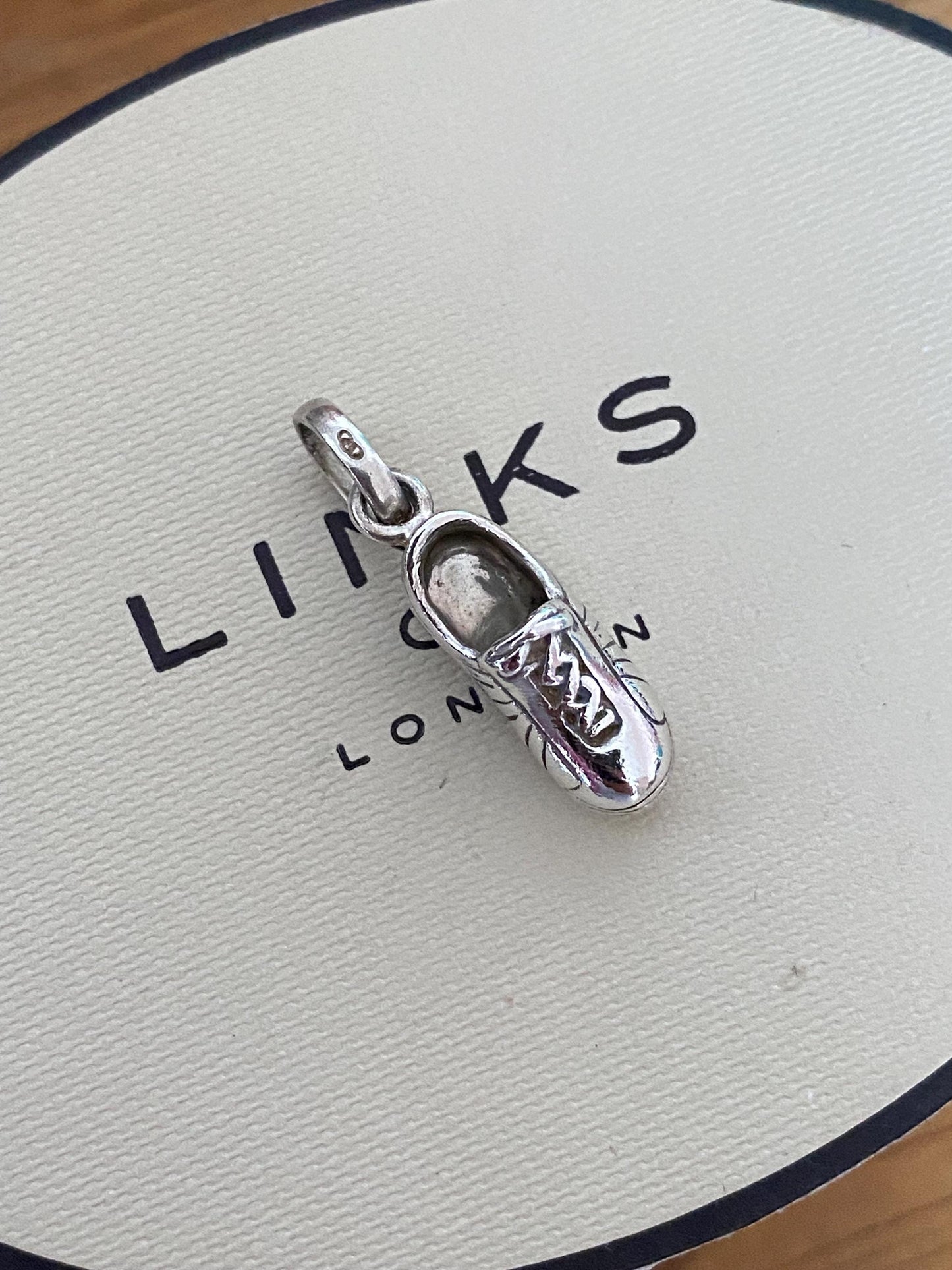 Beautiful vintage genuine rare hallmarked Links of London sterling silver shoe/trainer charm