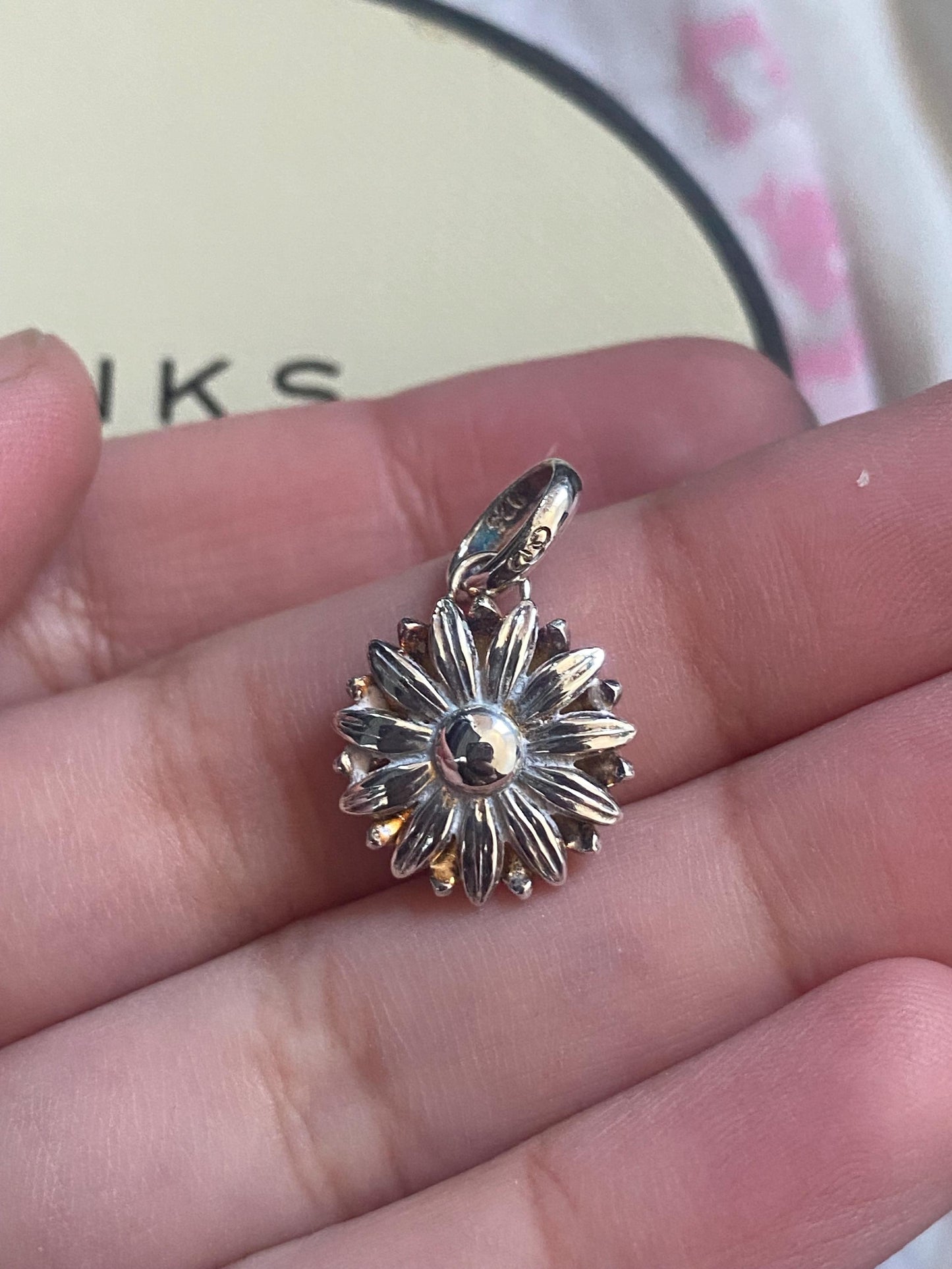 stunning Links of London daisy charm, sterling silver, yellow enamel, genuine