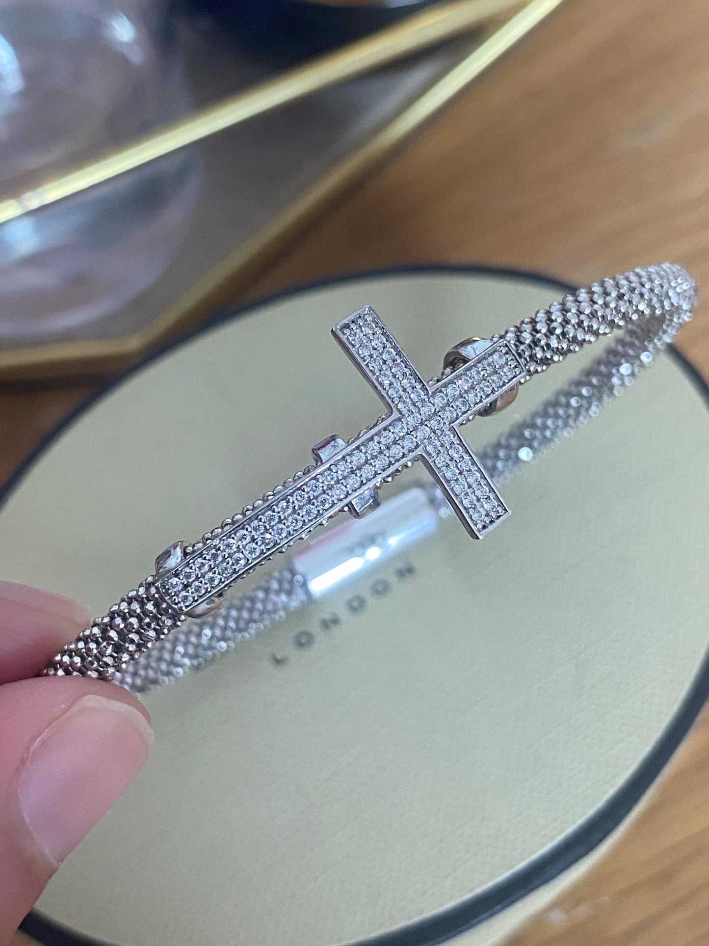 Very rare Links of London vintage rare effervescence cross charm sapphire bracelet with magnetic closure