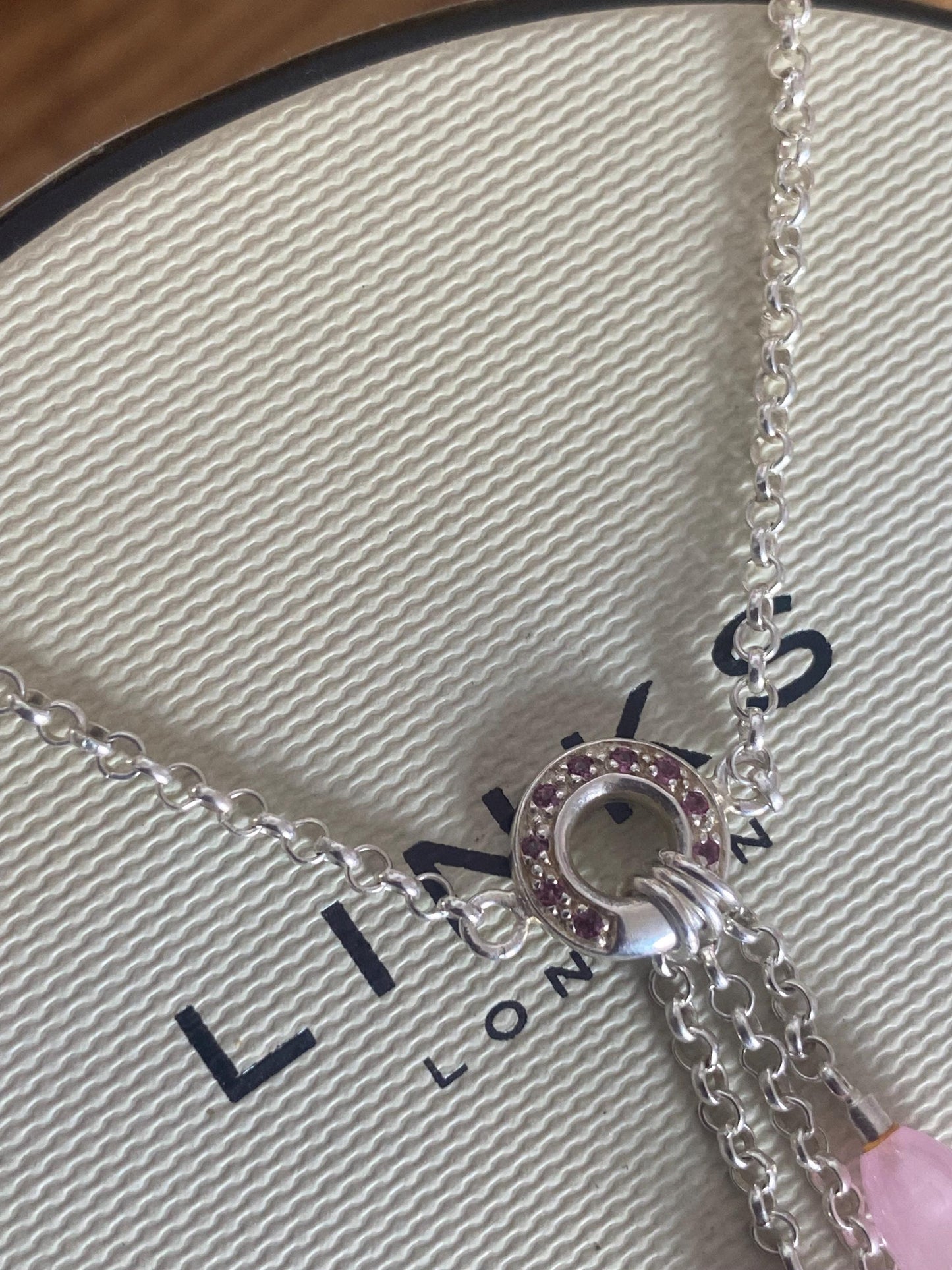 Very rare, gorgeous Links of London pink jade Droplet, T bar Necklace, Sterling Silver, assay Hallmarked and in box