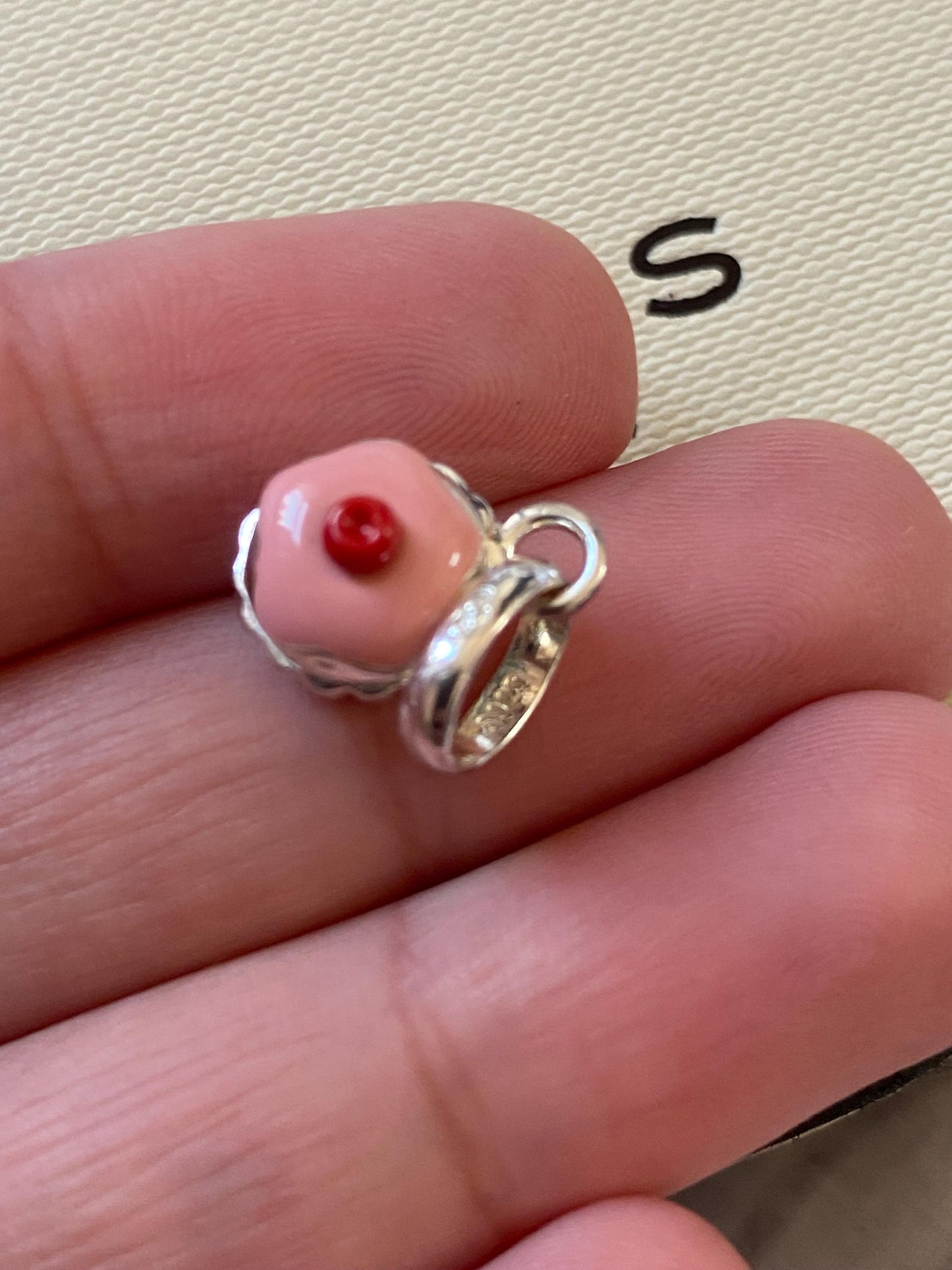 Cute genuine rare Links of London cupcake enamel and silver hallmarked charm