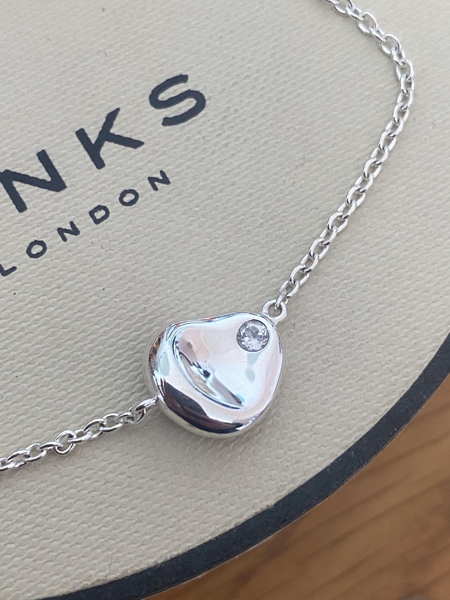 Beautiful brand new vintage very rare links of London pebble bracelet with clear stone, sterling silver