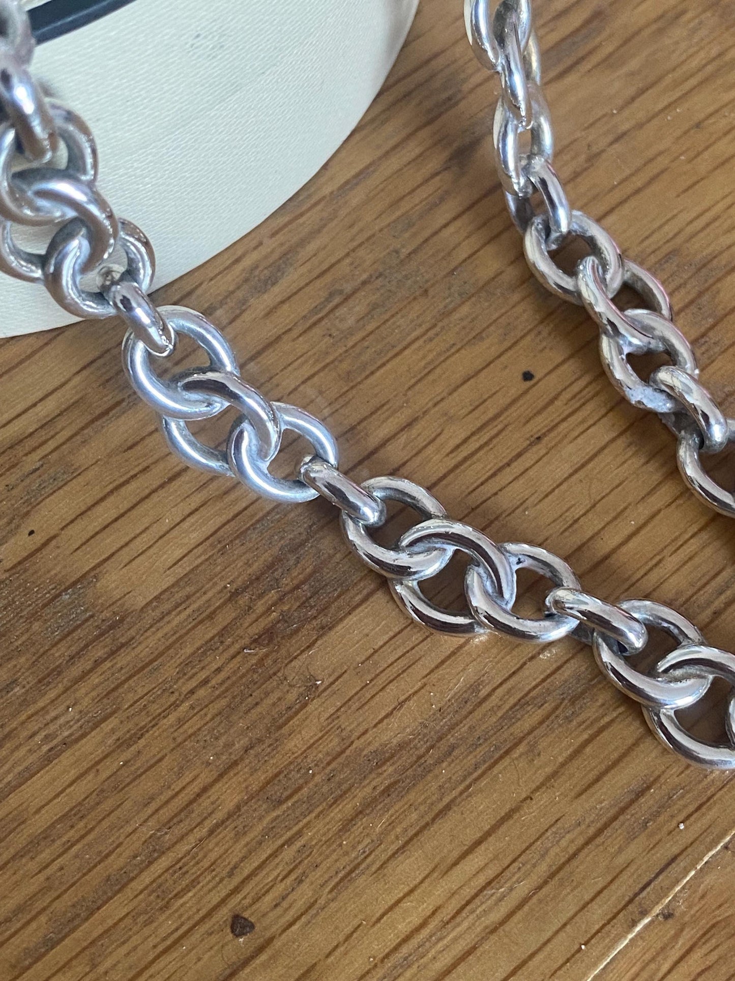 Rare heavy Genuine LINKS OF LONDON Hallmarked Silver Toggle Logo necklace With Box