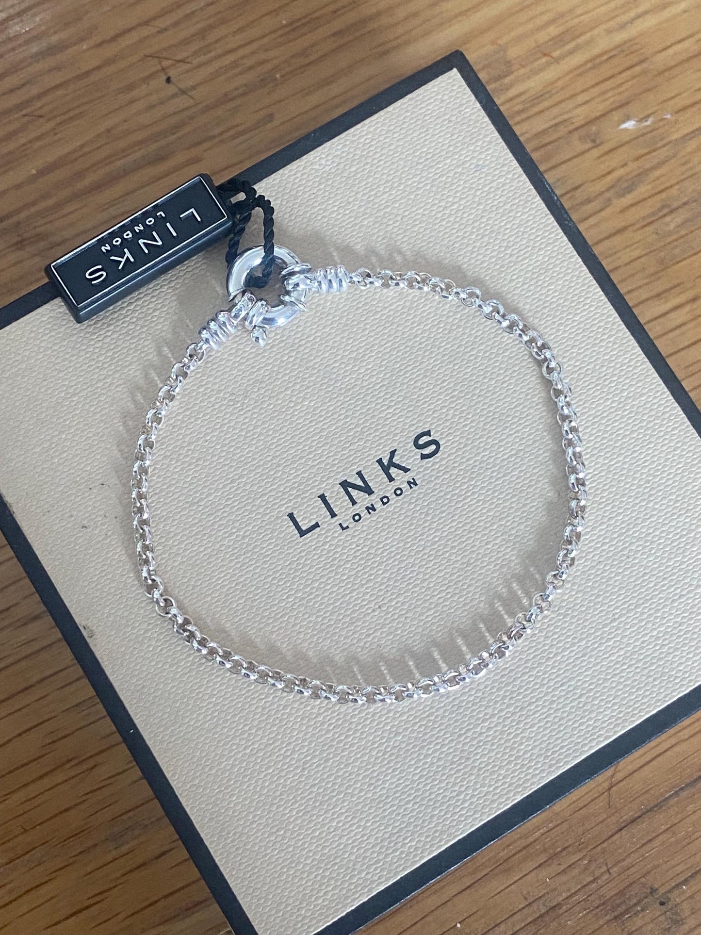 Beautiful brand new genuine Links of London Belcher Chain Bracelet with Senorita Clasp, sterling silver, assay hallmarked