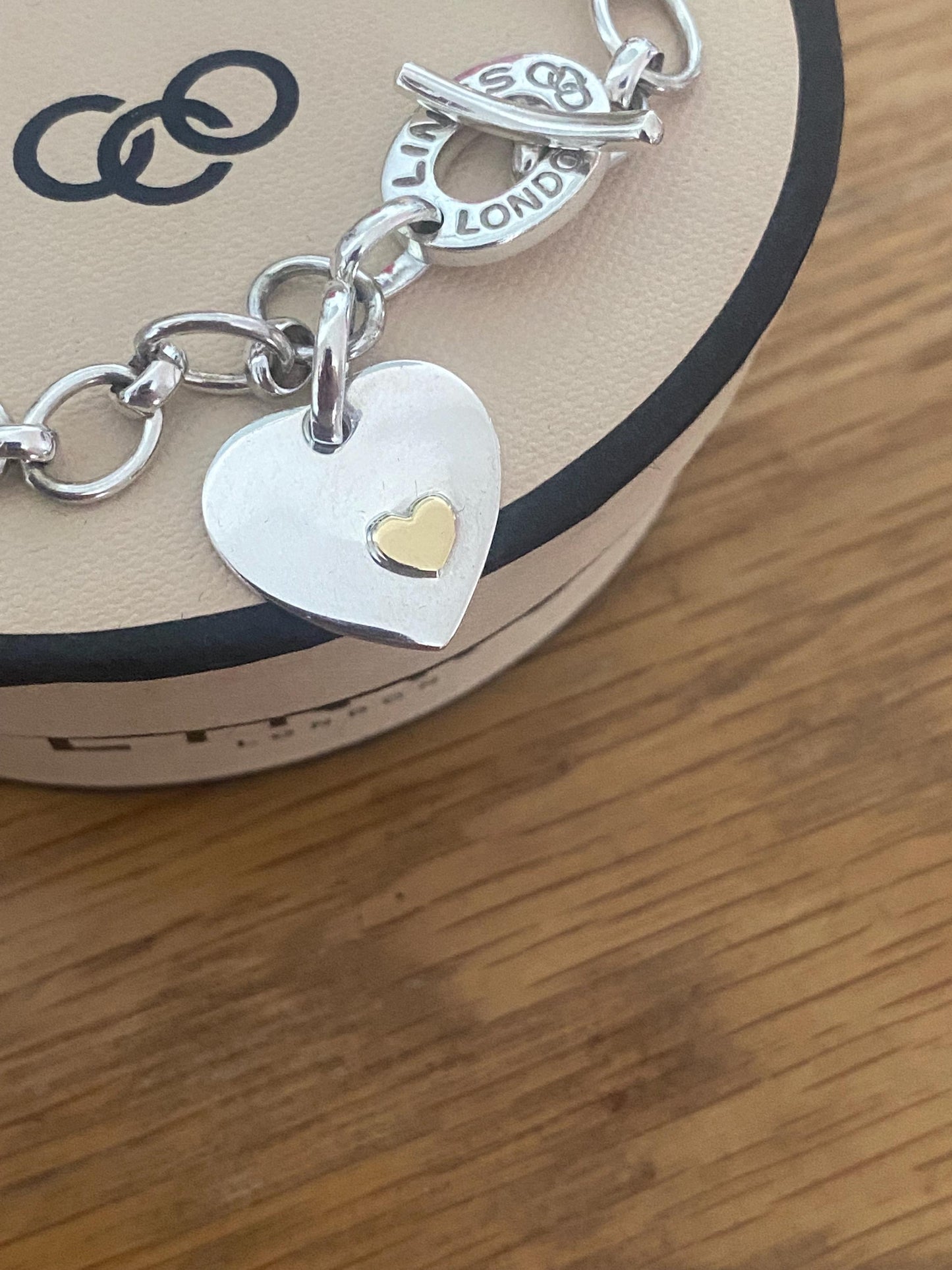 Rare and retired Genuine LINKS OF LONDON Hallmarked Silver Toggle Logo Bracelet with heart charm