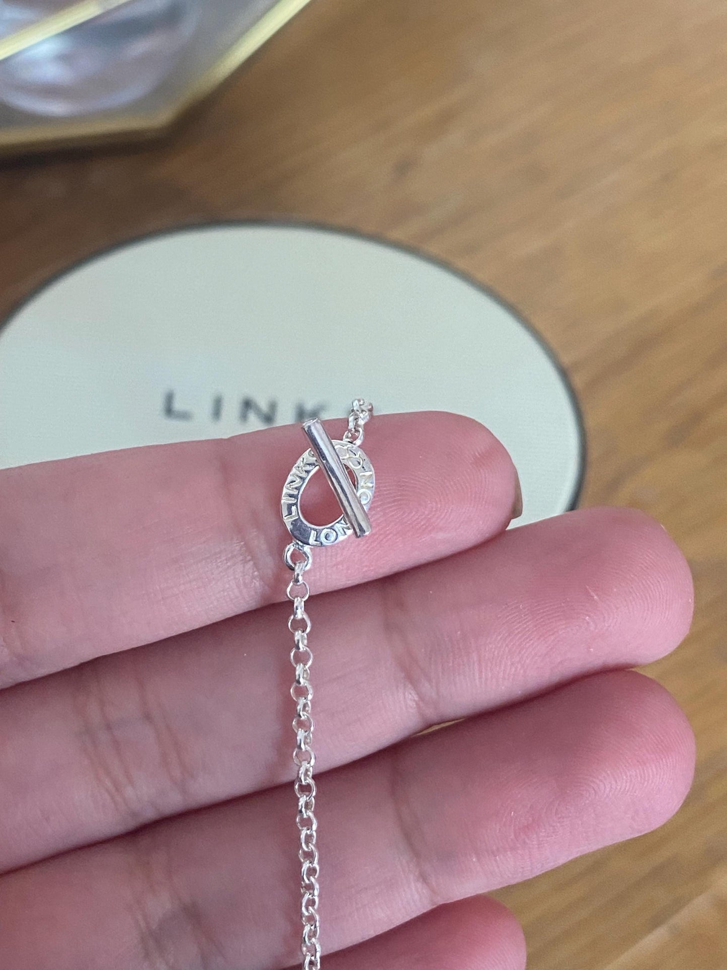 Very rare, gorgeous Links of London pink jade Droplet, T bar Necklace, Sterling Silver, assay Hallmarked and in box