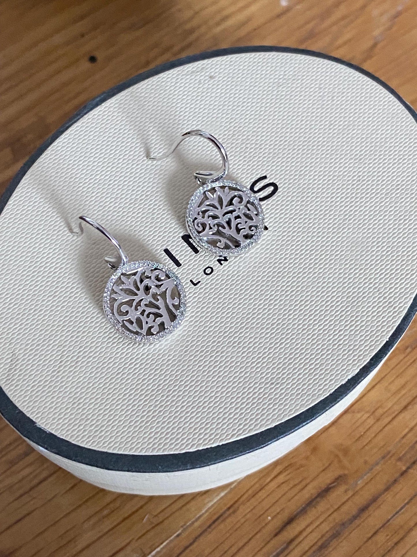 Beautiful LINKS OF LONDON Timeless Sterling Silver filigree diamanté circle drop Earrings with box