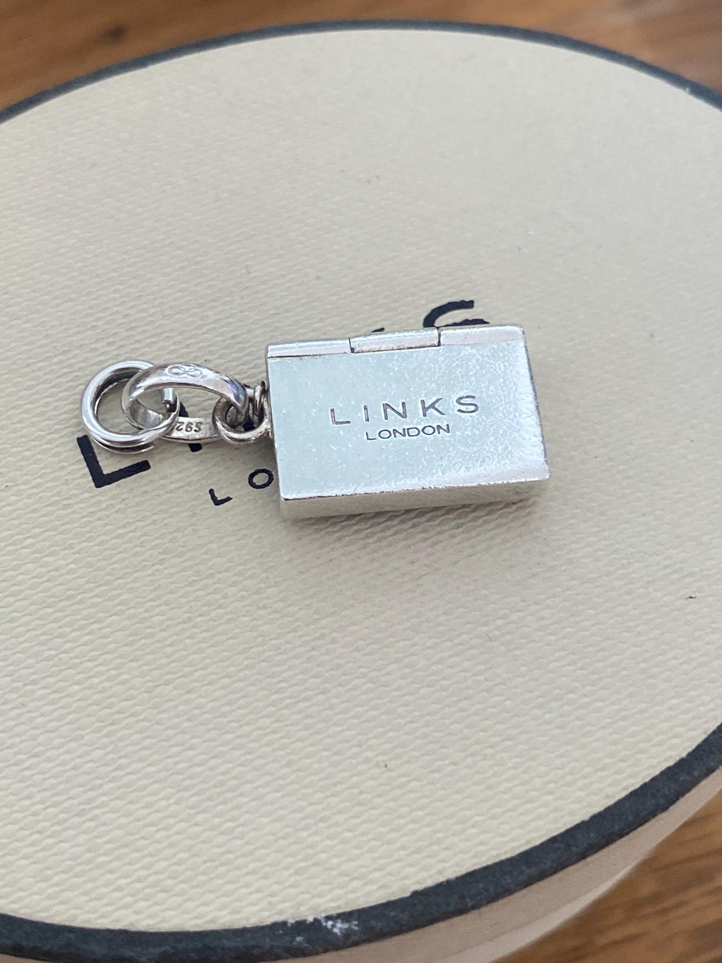 Beautiful Links of London sterling silver envelope and hidden heart charm, Genuine, Rare