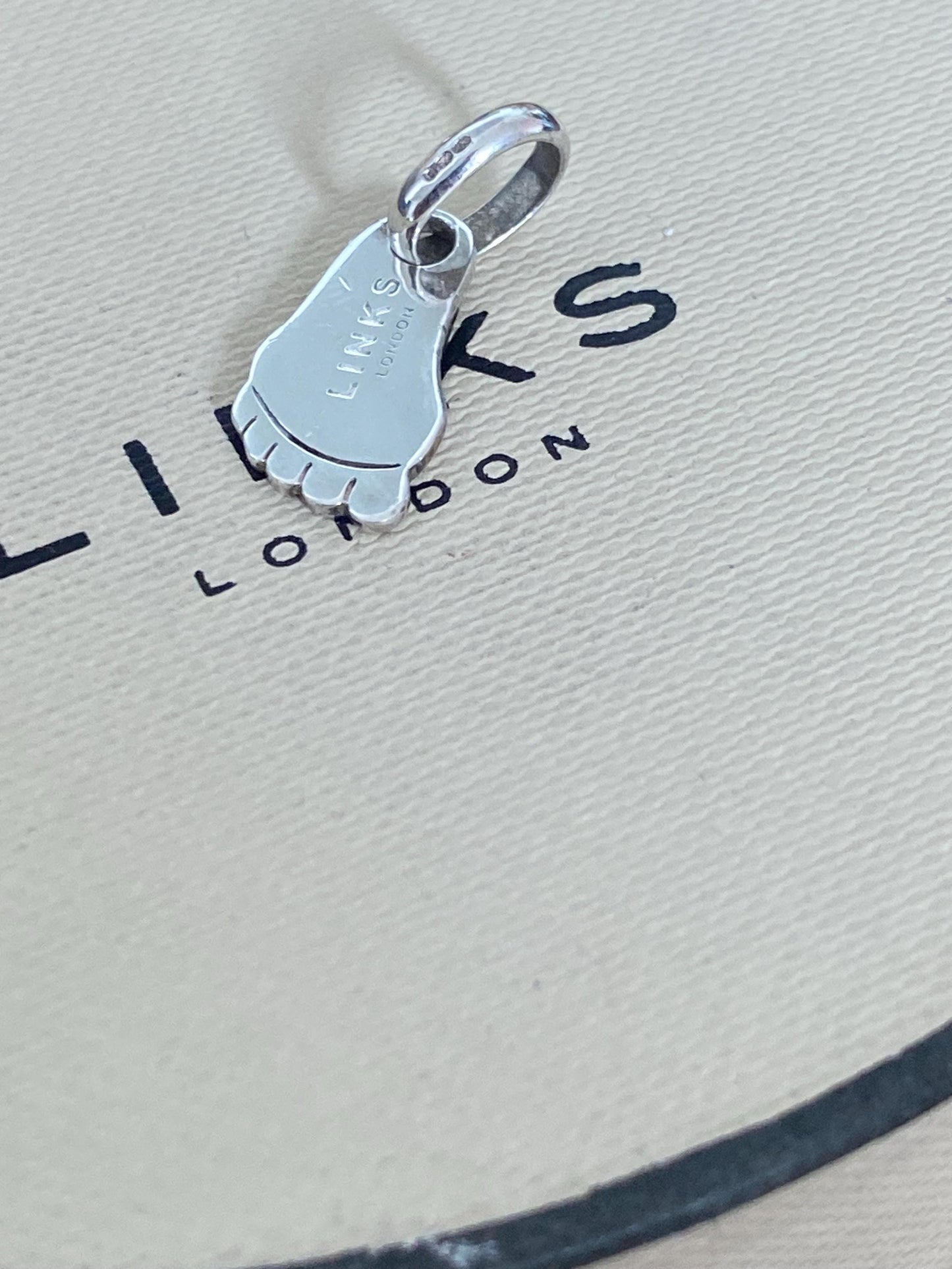 Beautiful Links of London sterling silver foot shaped first step charm, Genuine, Hallmarked