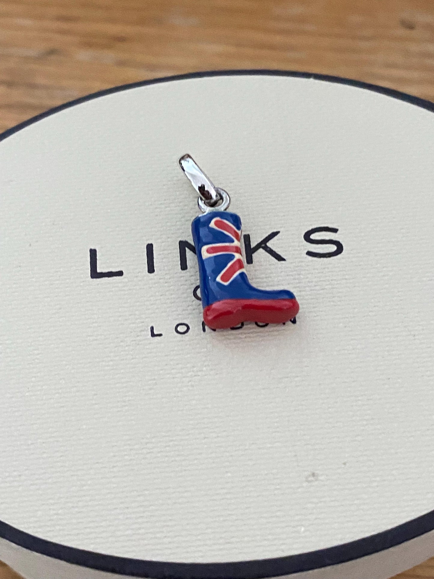 Beautiful Links of London welly boot with Union Jack enamel detailing charm, new conditon, sterling silver, very rare
