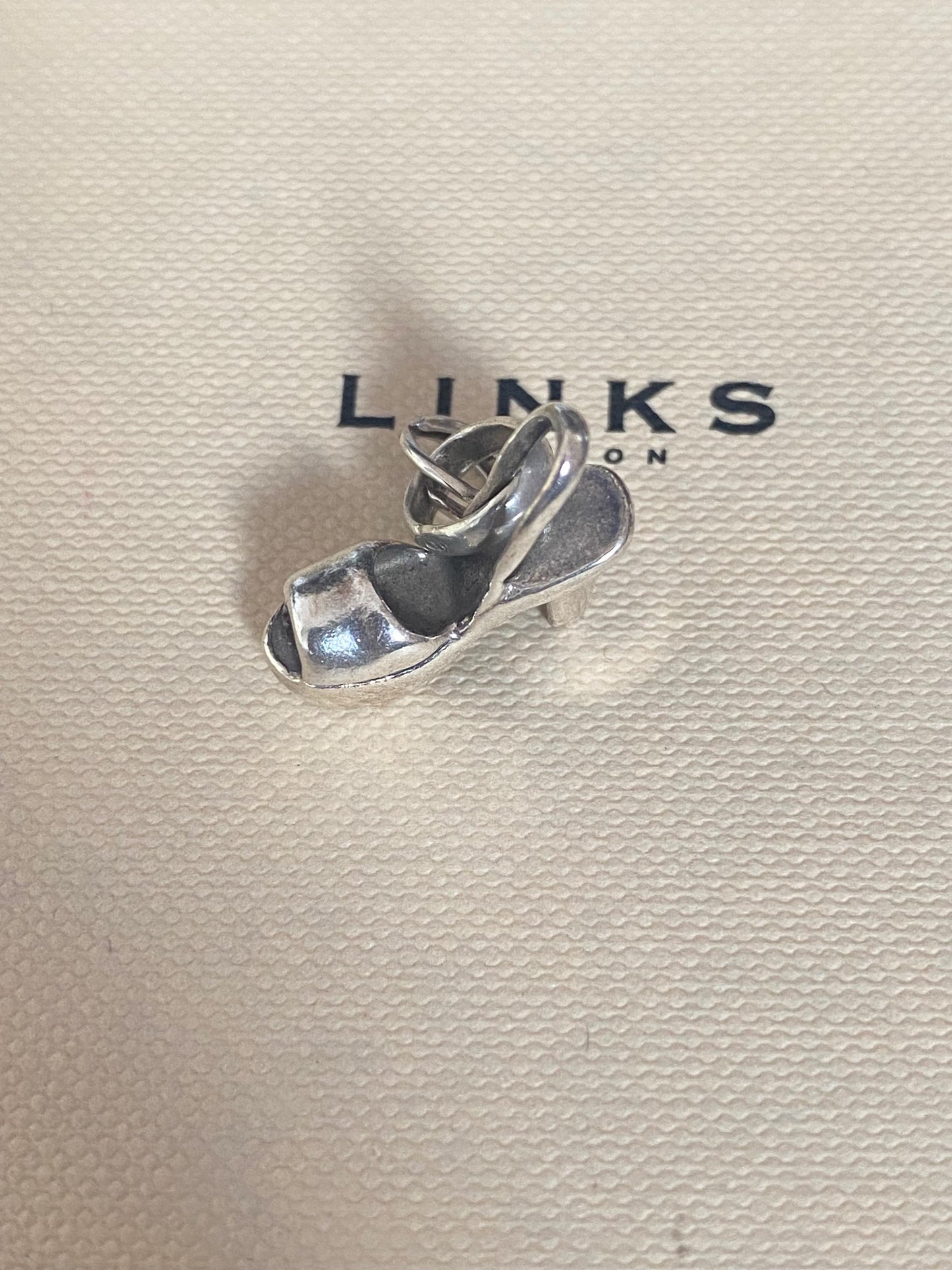 Beautiful vintage genuine rare hallmarked Links of London sterling silver heeled shoe charm