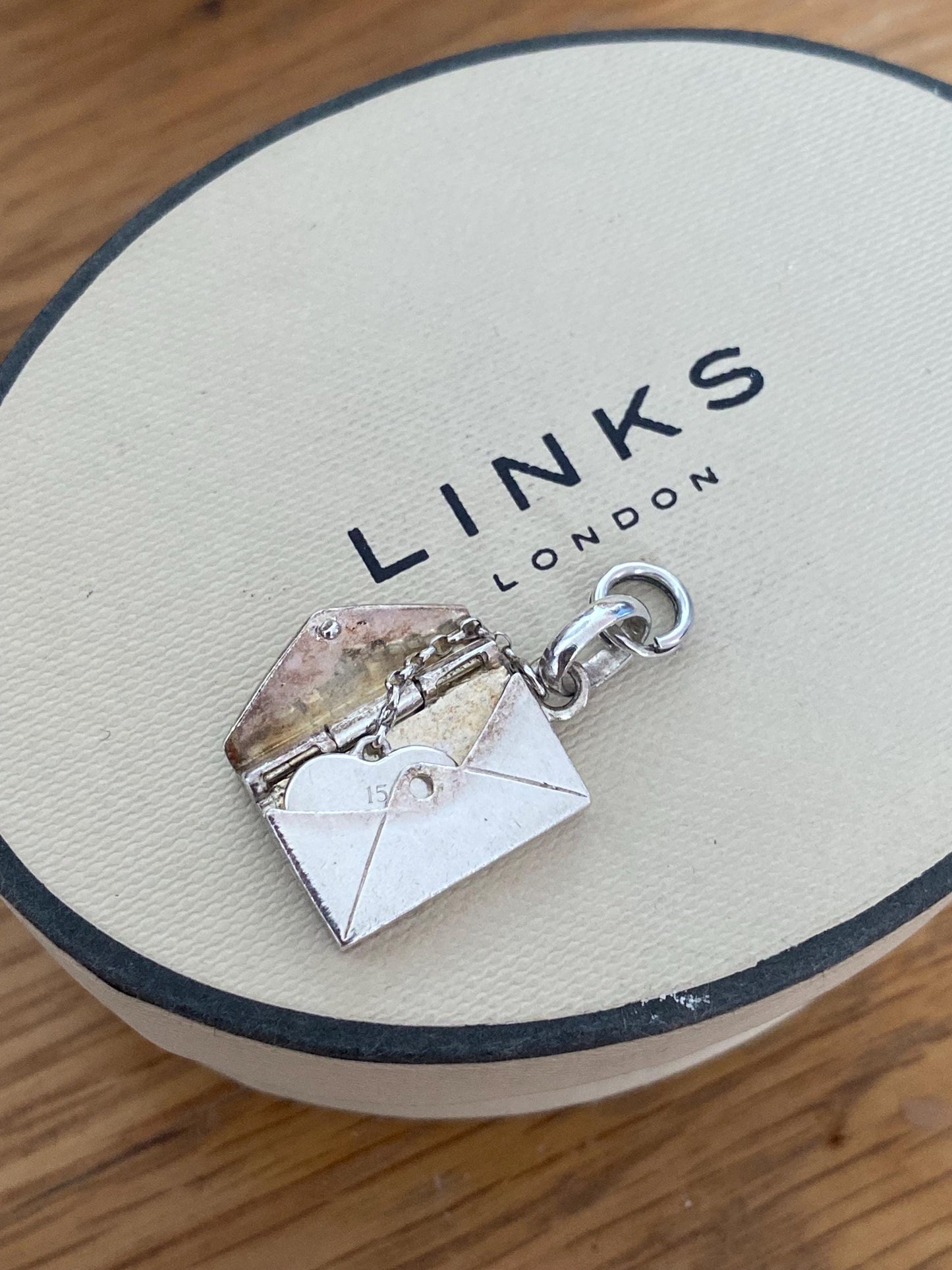 Beautiful Links of London sterling silver envelope and hidden heart charm, Genuine, Rare