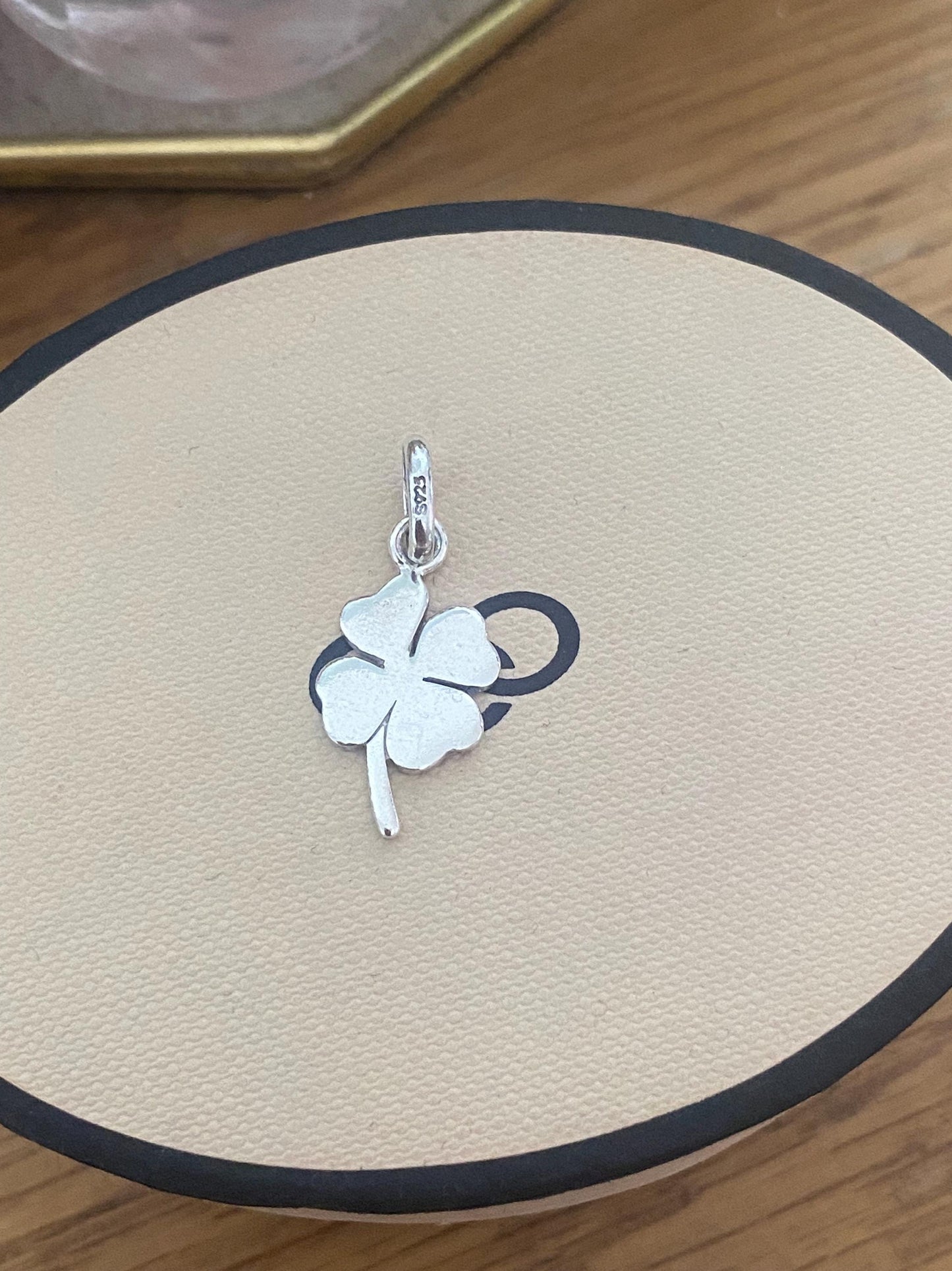 cute genuine rare Links of London sterling silver clover hallmarked charm