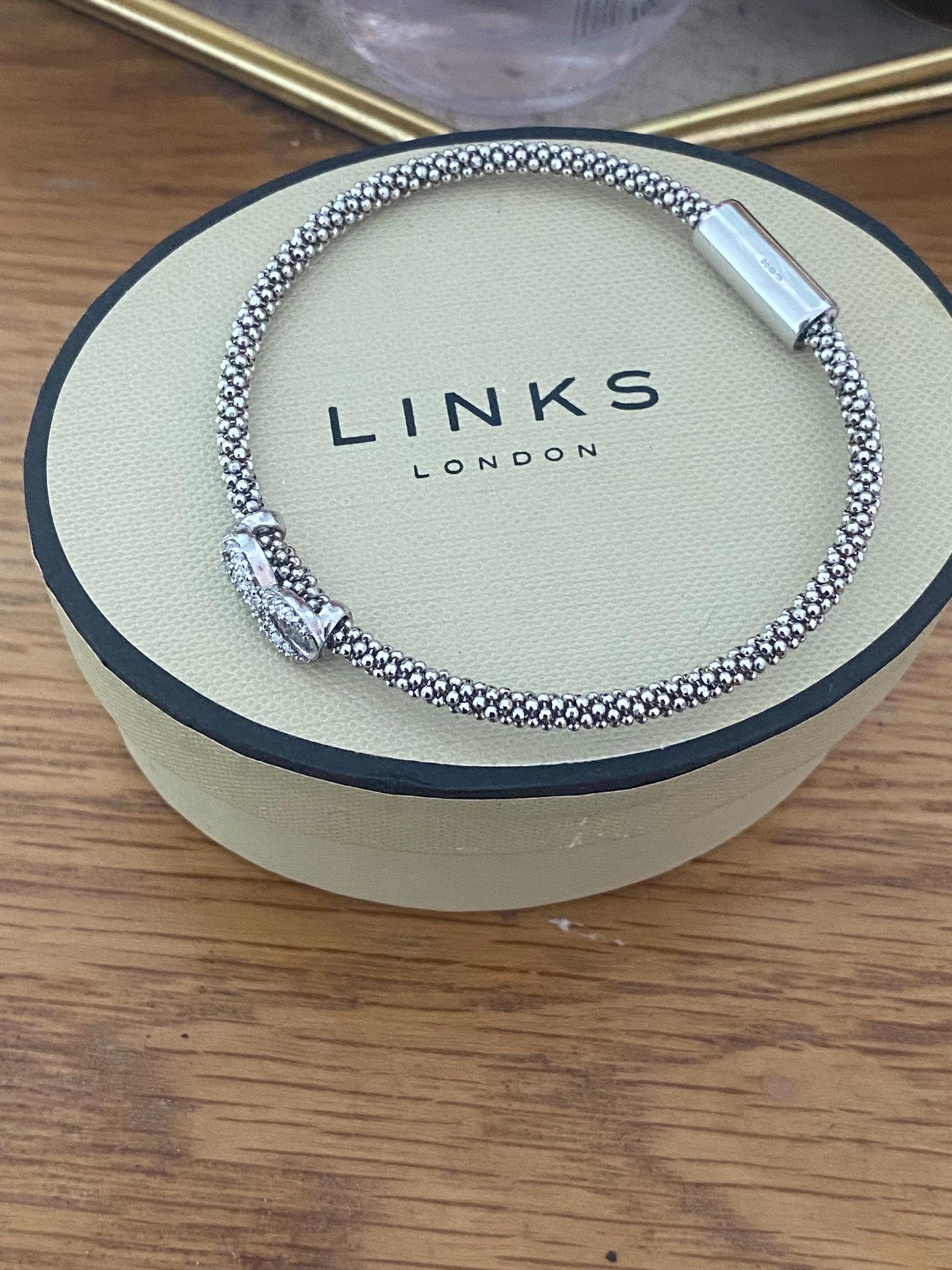 Very rare Links of London vintage rare effervescence infinity charm sapphire bracelet with magnetic closure, boxed