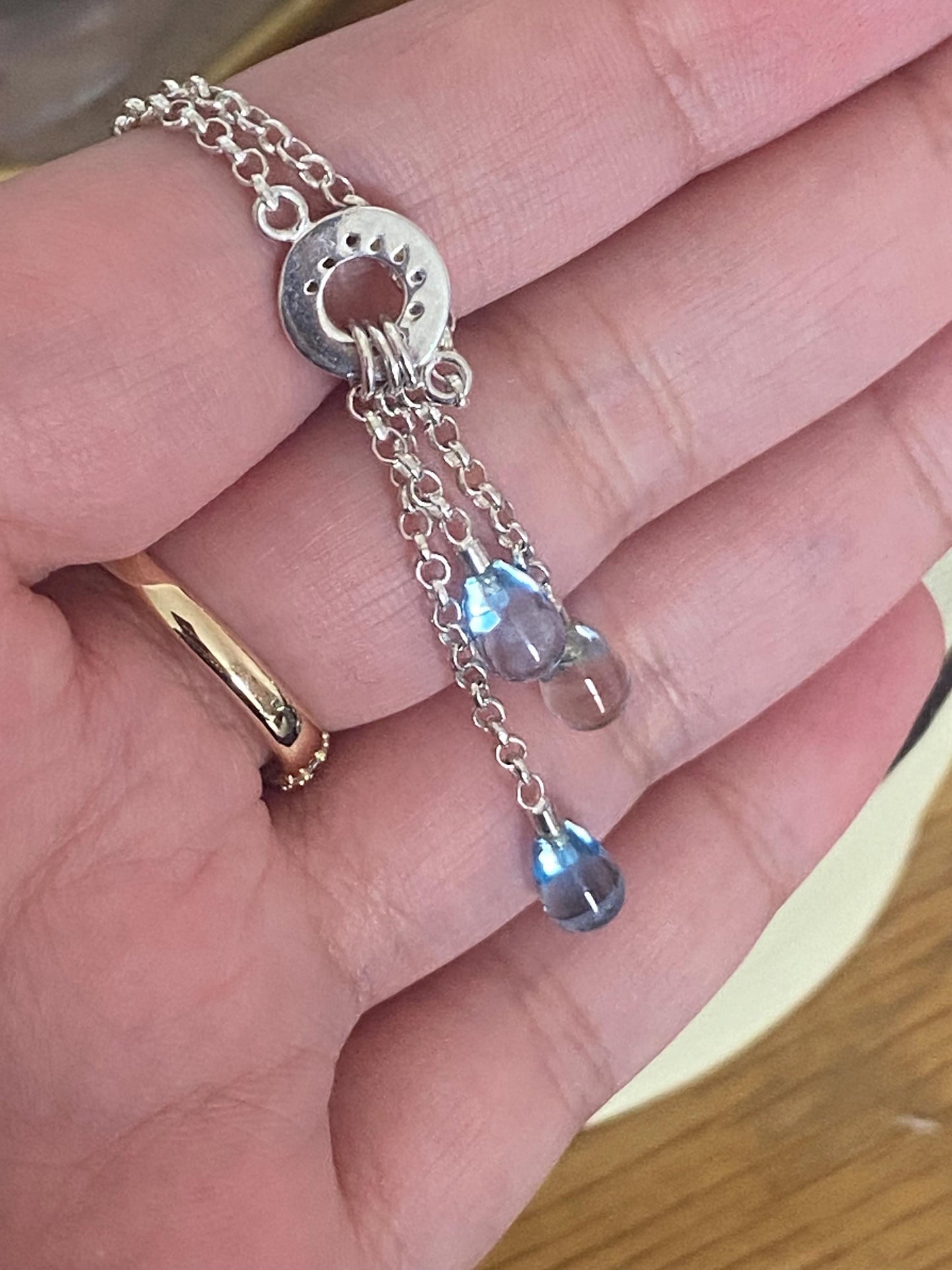 Absolutely gorgeous Links of London Blue Topaz Droplet, T bar Necklace, Sterling Silver, assay Hallmarked and in box