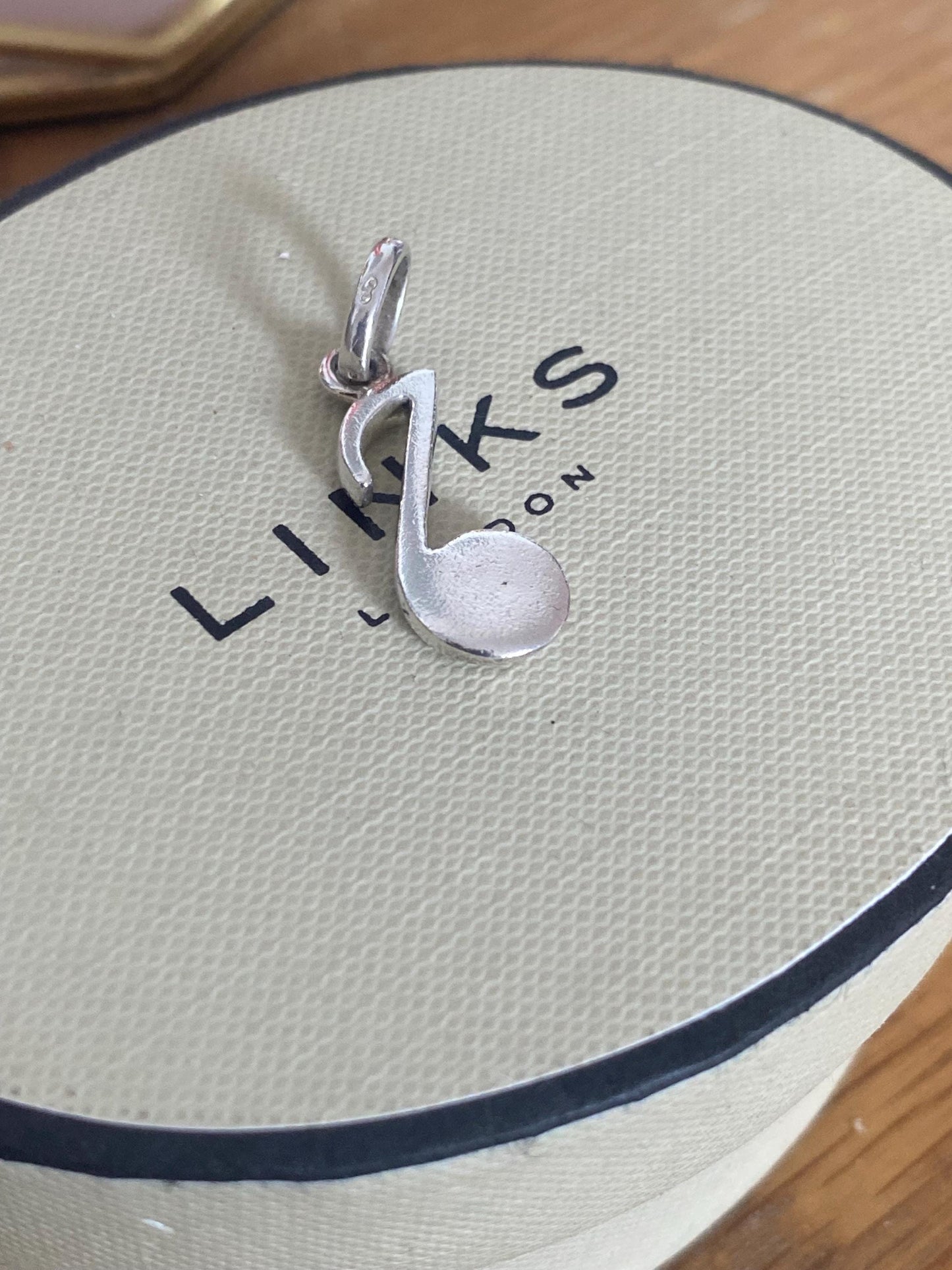 Gorgeous Links of London music note quaver Charm, Sterling Silver, Hallmarked, Fantastic Condition, Genuine