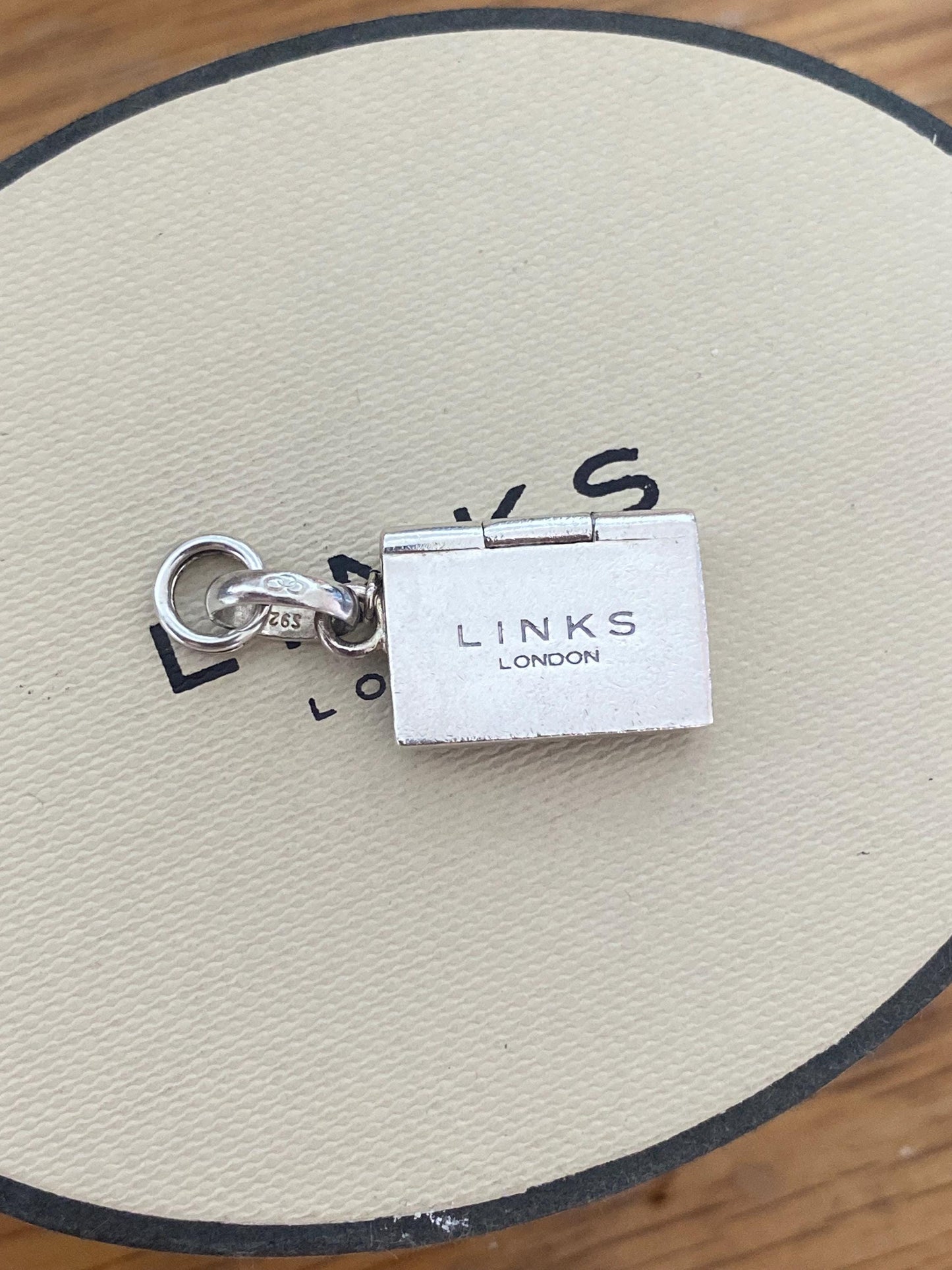 Beautiful Links of London sterling silver envelope and hidden heart charm, Genuine, Rare
