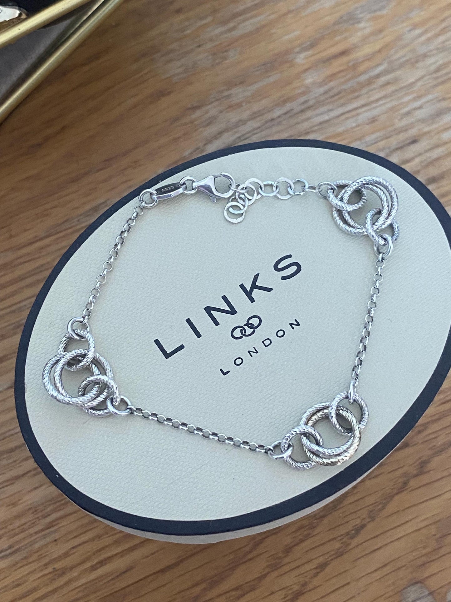 Stunning Links of London aroura bracelet, sterling silver, genuine