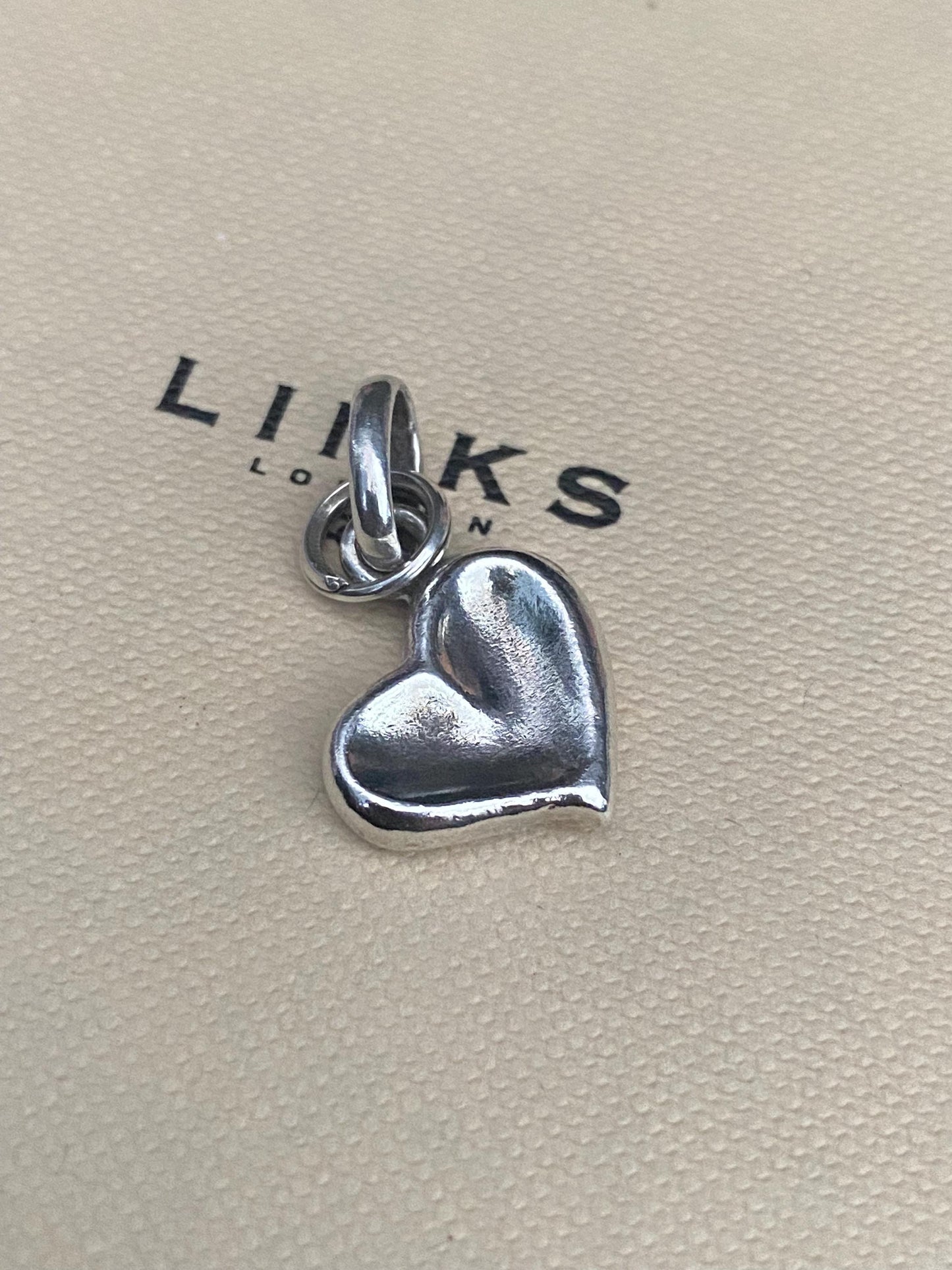 Beautiful genuine rare hallmarked Links of London sterling silver thumbprint heart charm