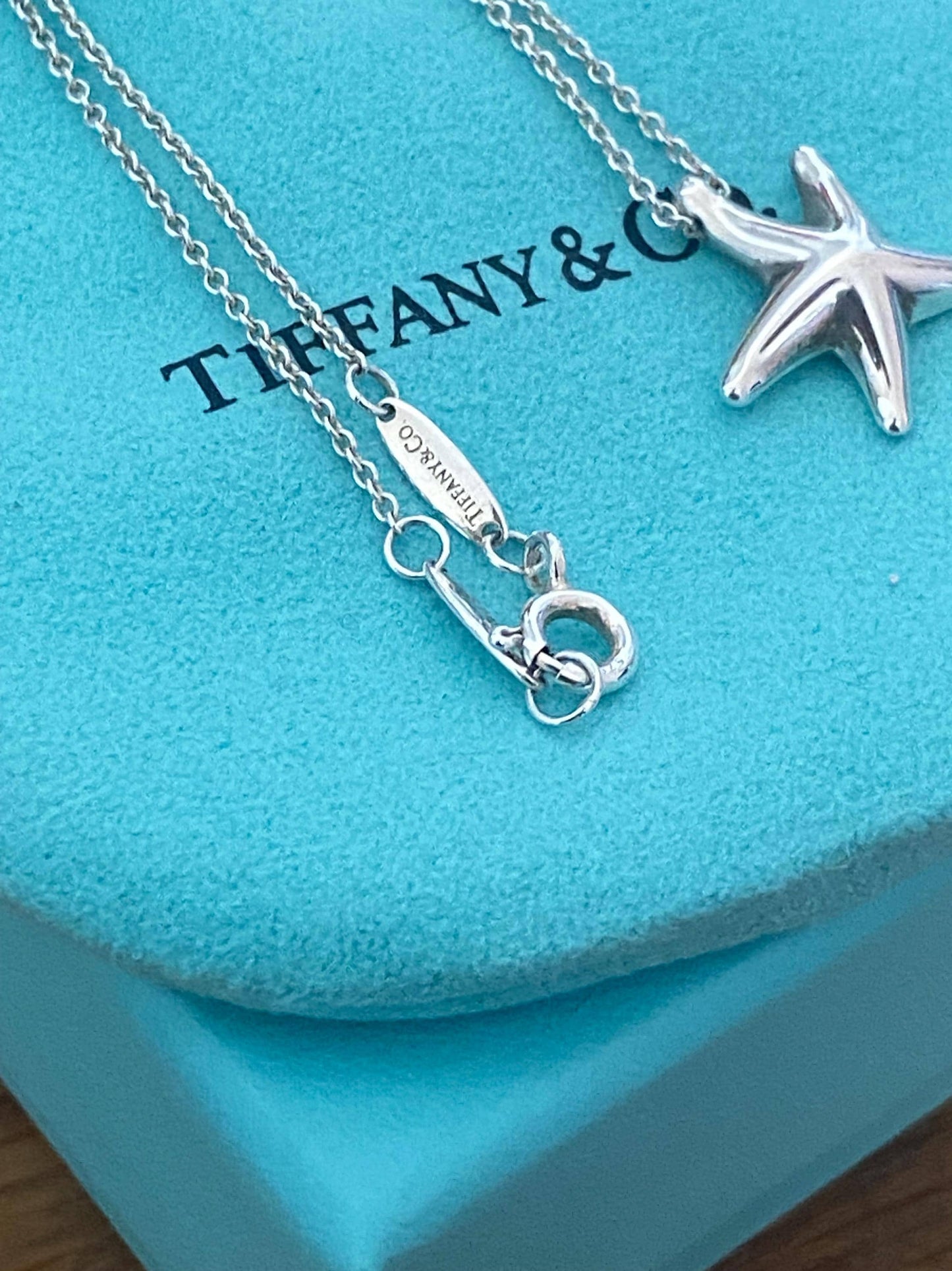 Tiffany & Co Elsa Peretti starfish sterling silver genuine necklace, with box