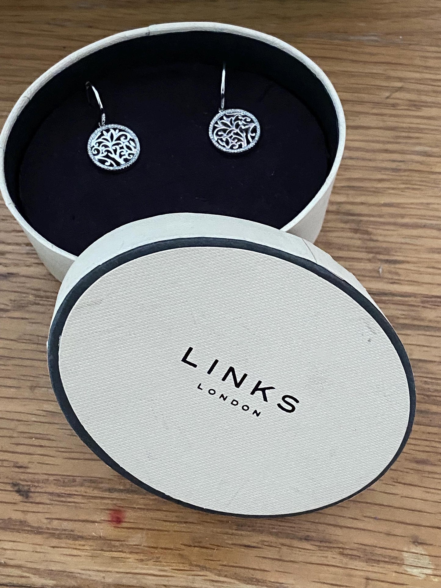 Beautiful LINKS OF LONDON Timeless Sterling Silver filigree diamanté circle drop Earrings with box