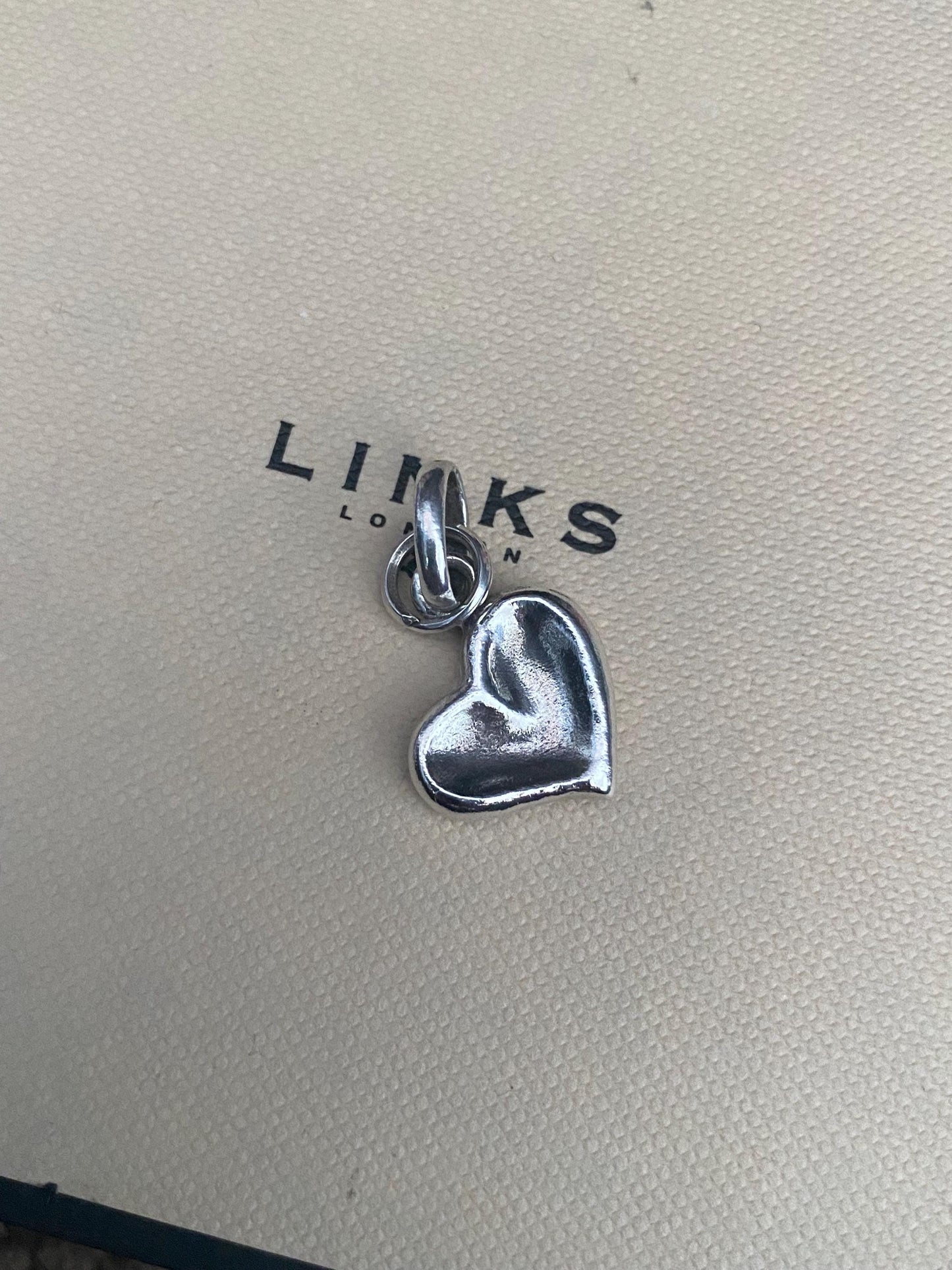 Beautiful genuine rare hallmarked Links of London sterling silver thumbprint heart charm