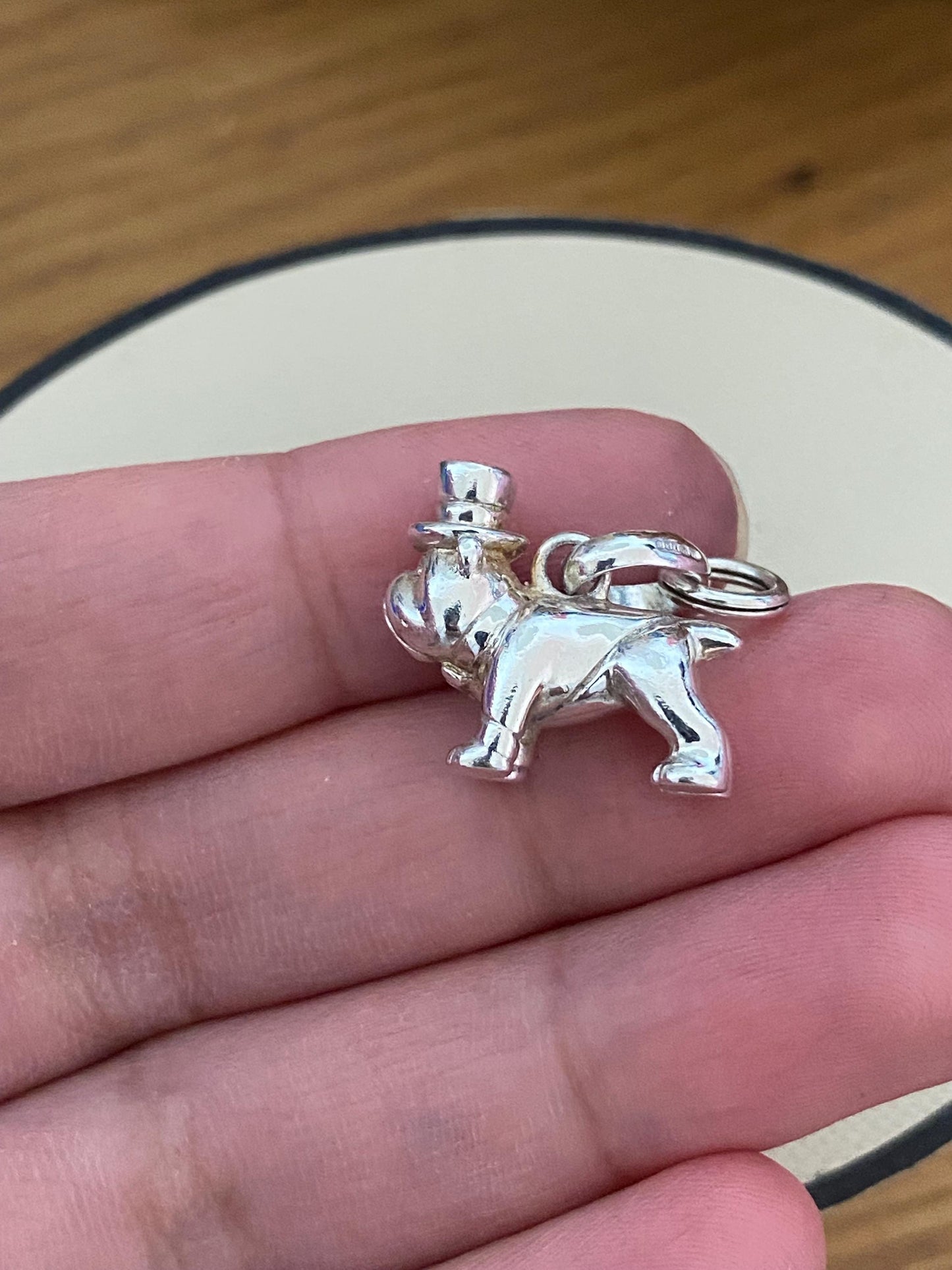 Super cute Links of London British Bull Dog In Top Hat Charm Links Of London, Genuine, Assay Hallmarked