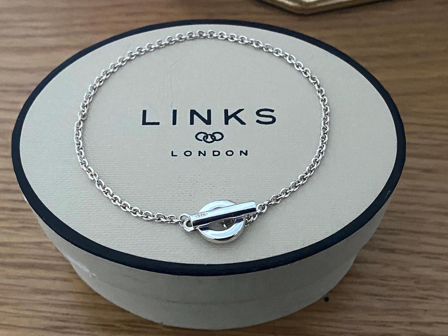 Elegant vintage and rare links of London toggle bracelet 7.25”, genuine, with box