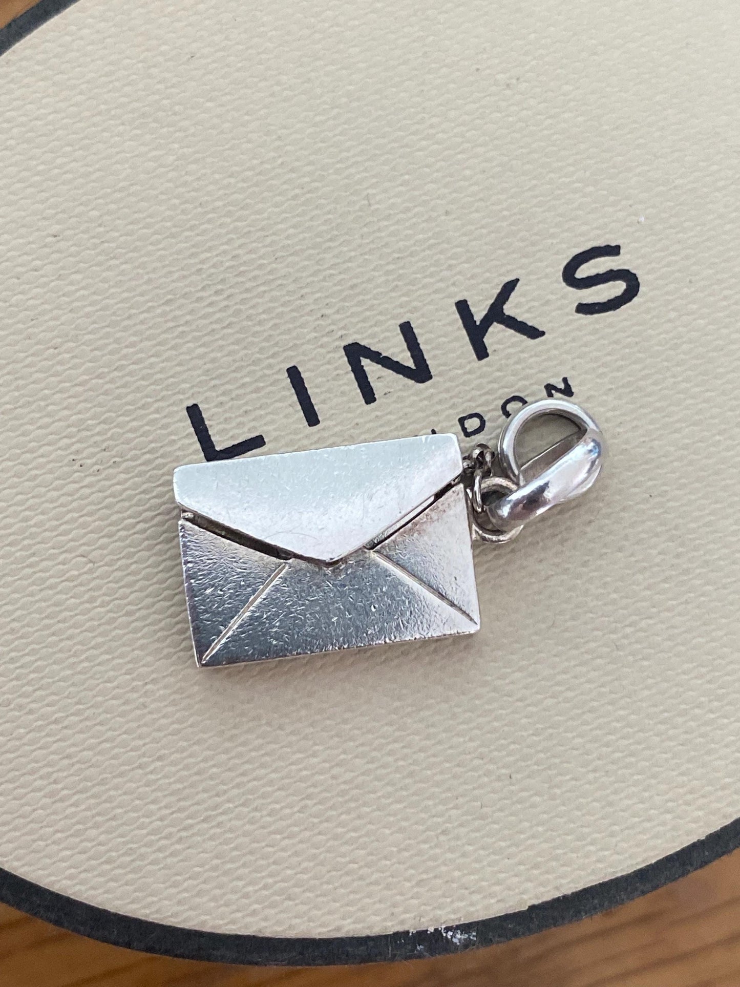 Beautiful Links of London sterling silver envelope and hidden heart charm, Genuine, Rare