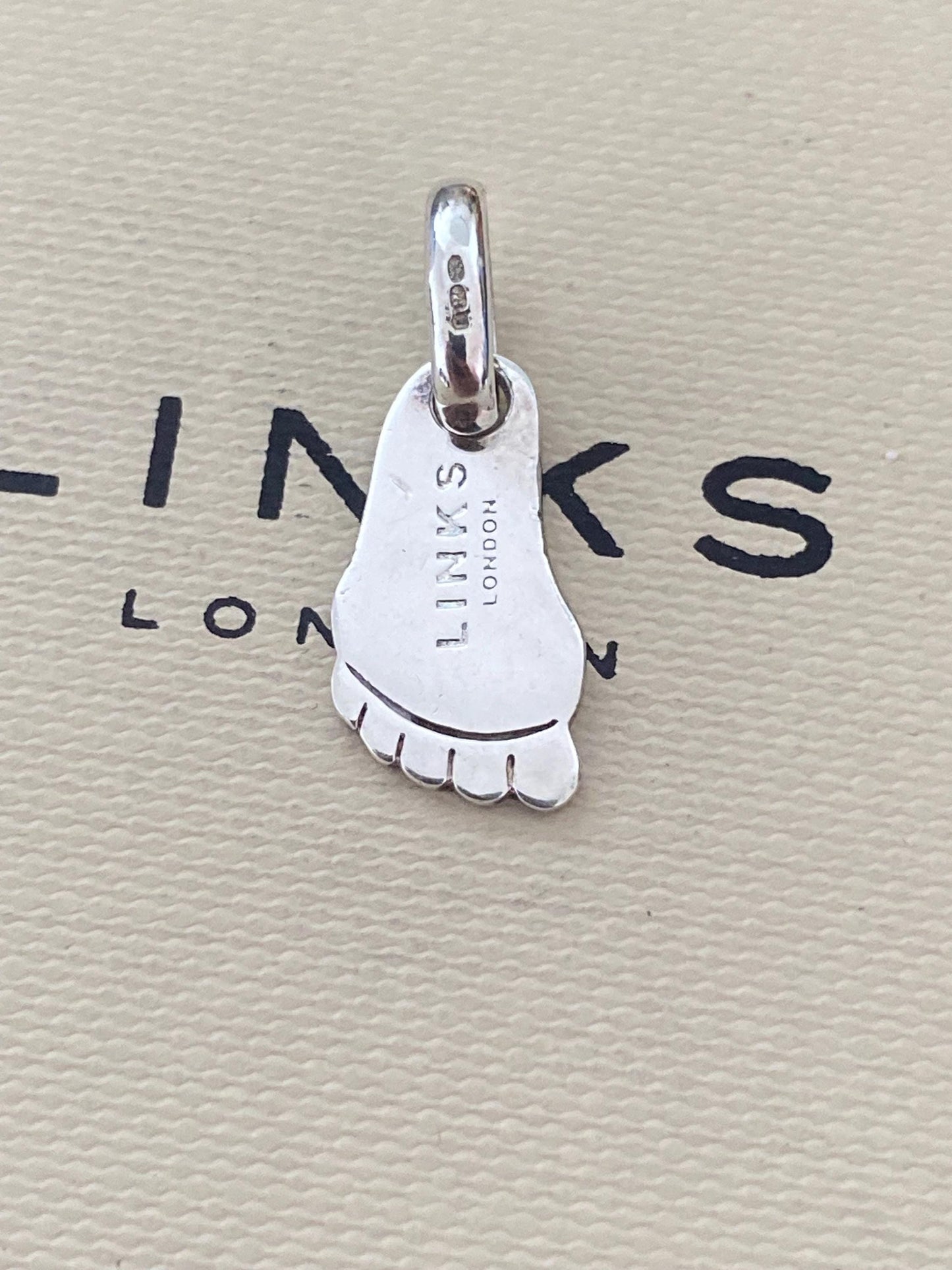 Beautiful Links of London sterling silver foot shaped first step charm, Genuine, Hallmarked