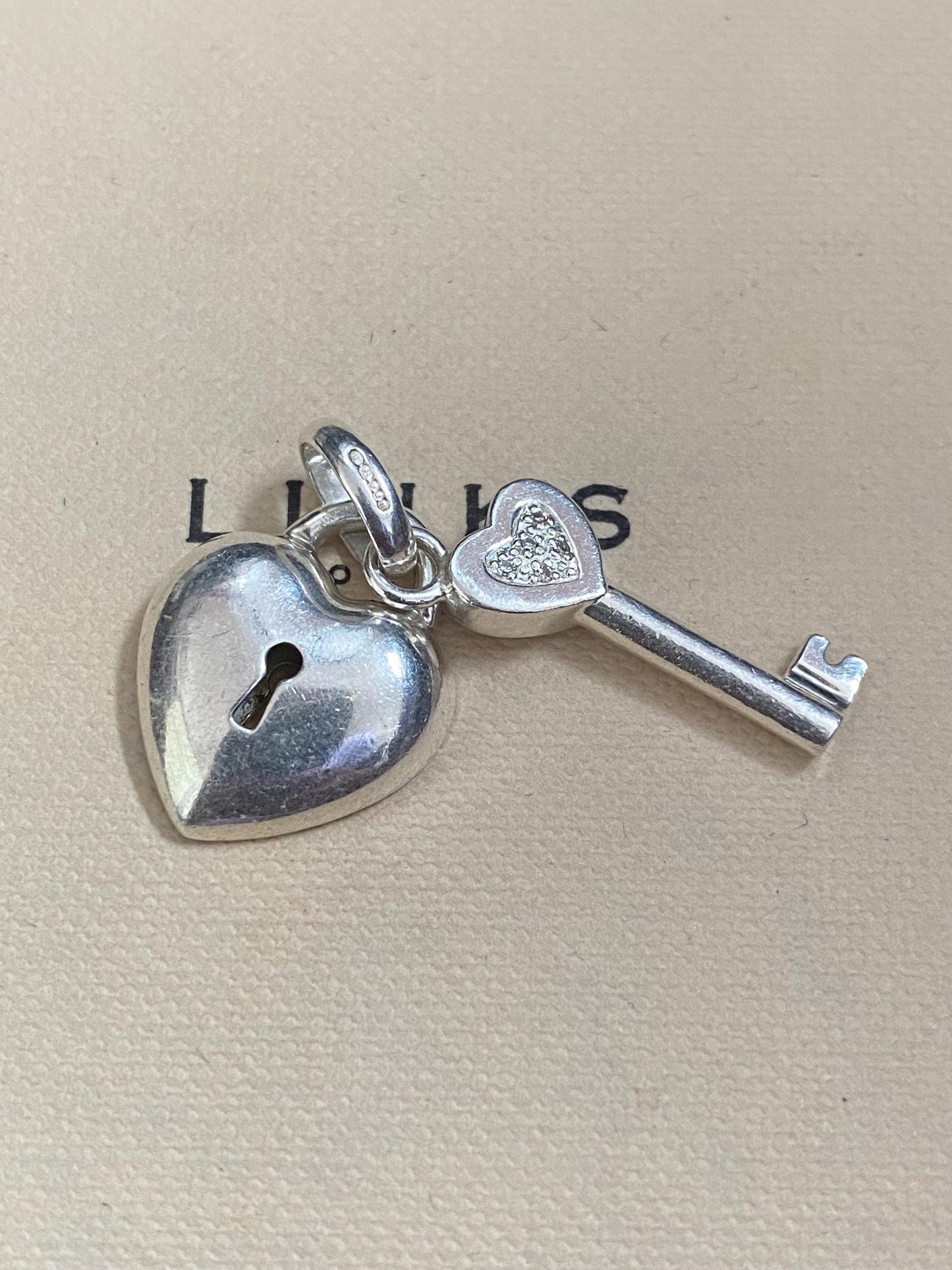 cute genuine rare Links of London sterling silver heart key diamanté hallmarked charm