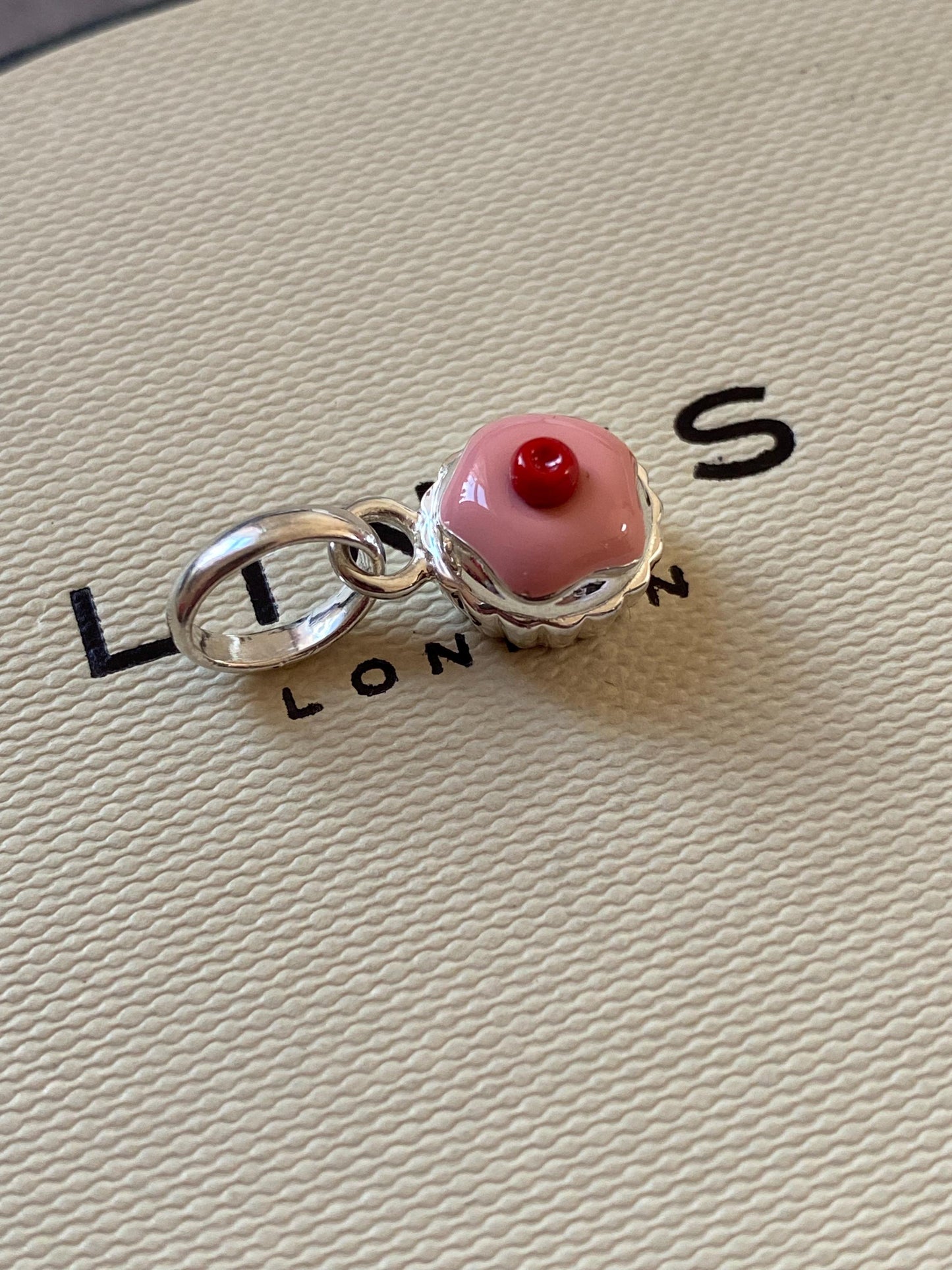 Cute genuine rare Links of London cupcake enamel and silver hallmarked charm