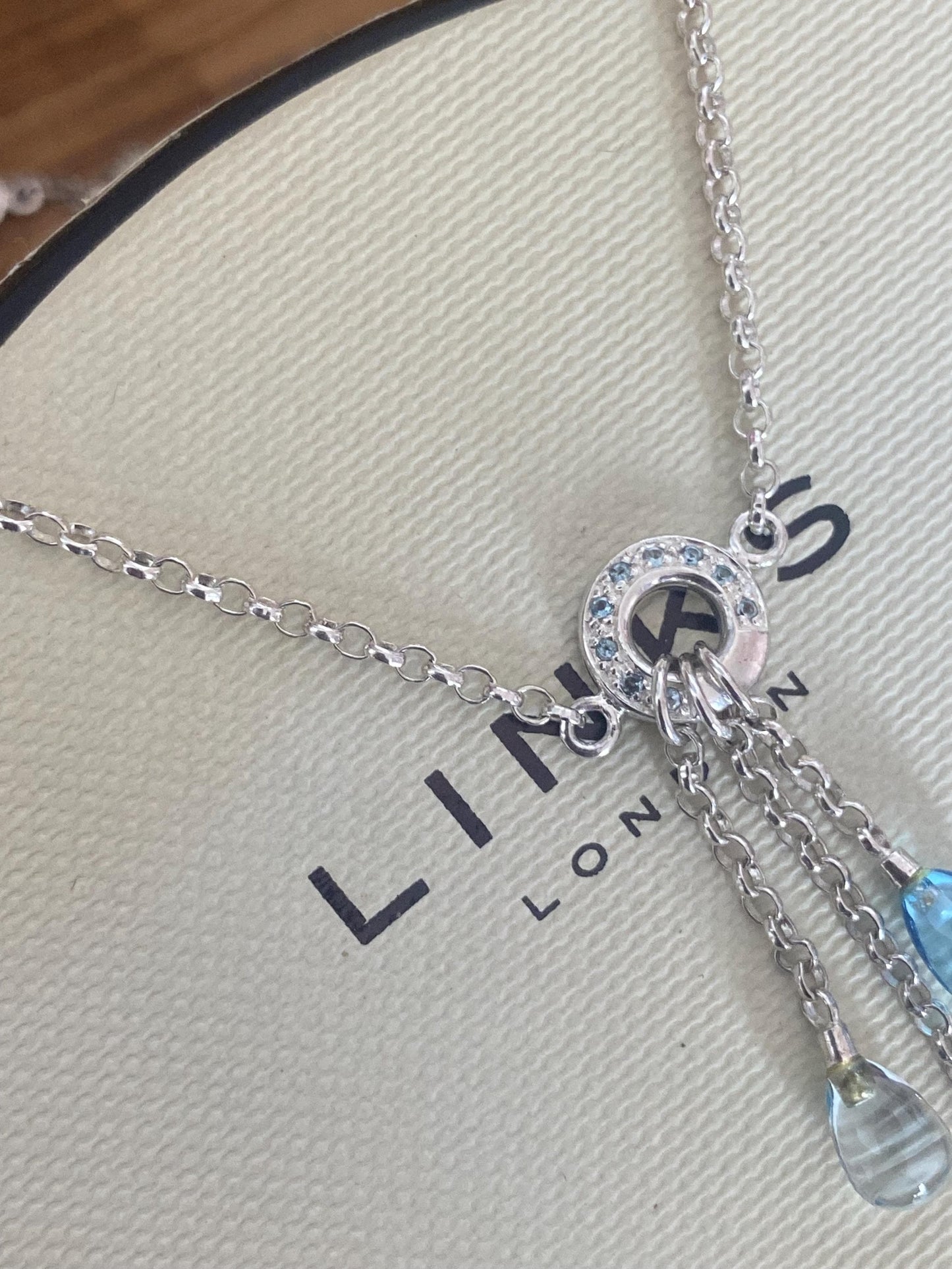 Absolutely gorgeous Links of London Blue Topaz Droplet, T bar Necklace, Sterling Silver, assay Hallmarked and in box