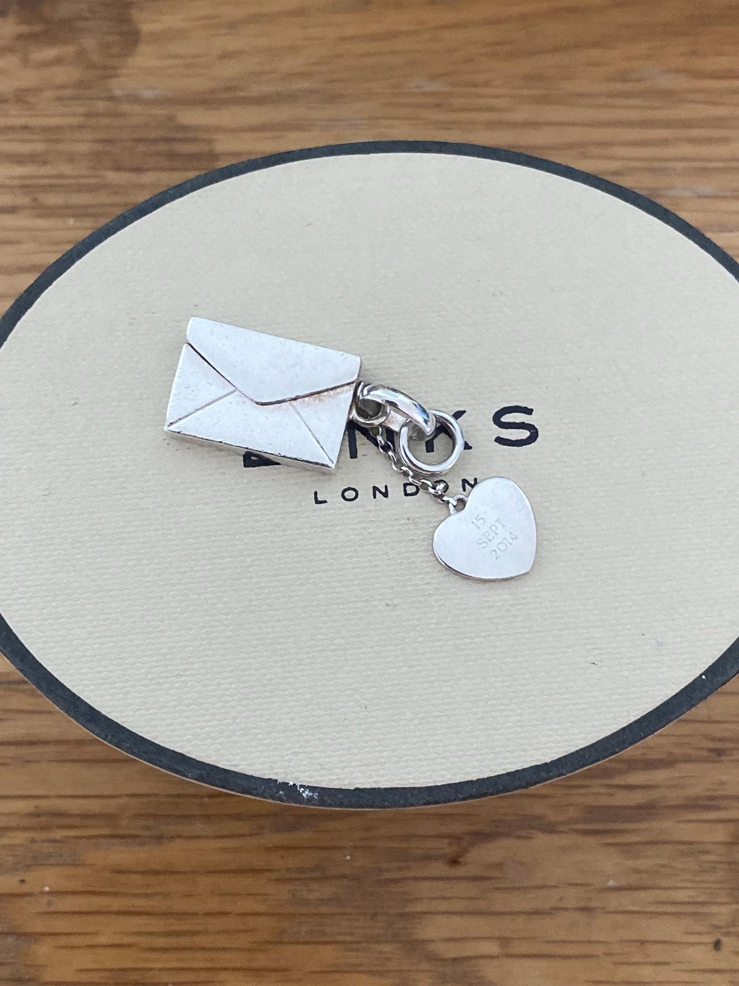 Beautiful Links of London sterling silver envelope and hidden heart charm, Genuine, Rare