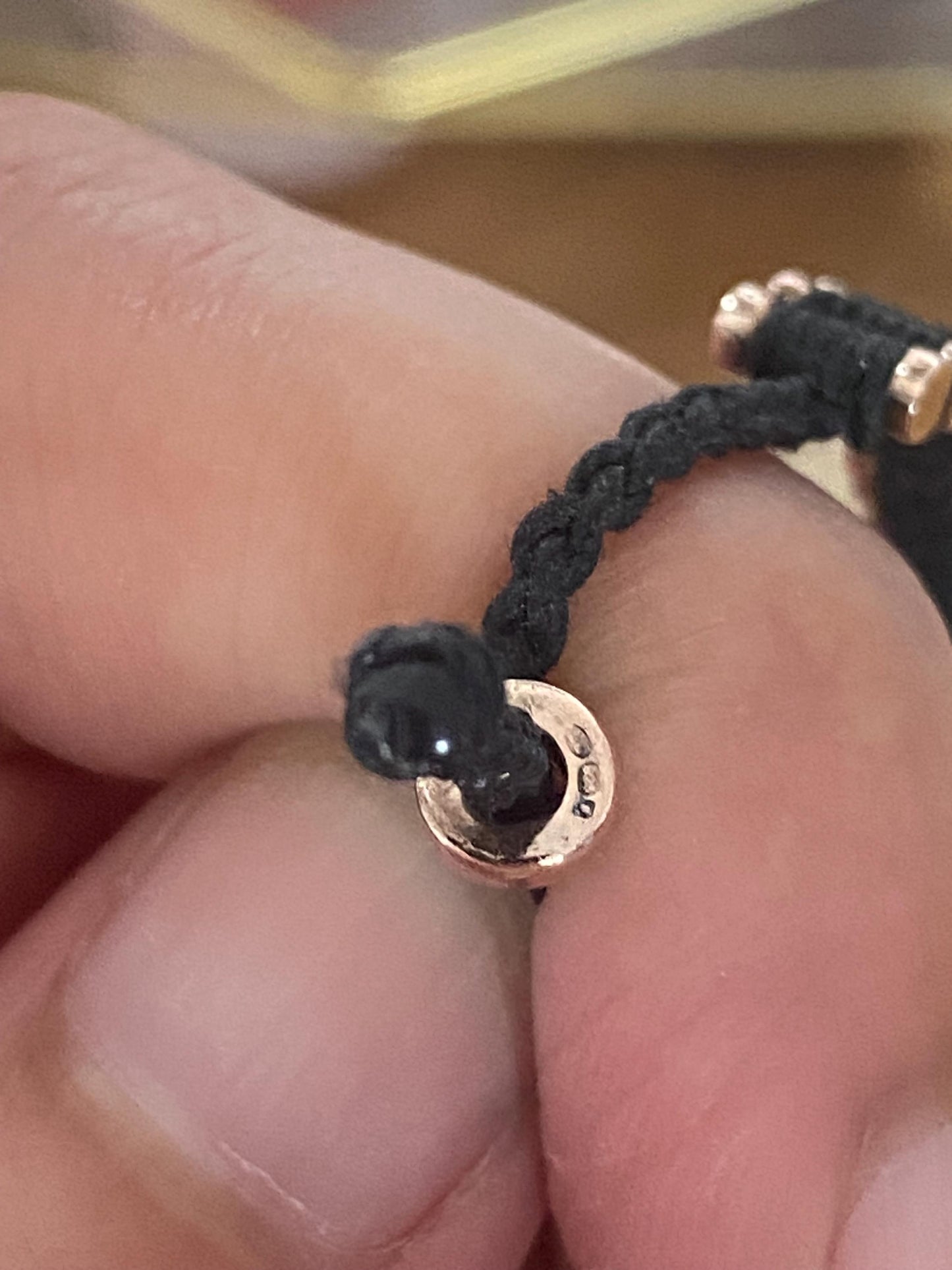 Stunning Links of London Mini Friendship Bracelet in black and 18k Rose Gold Vermeil Stamped, Hallmarked