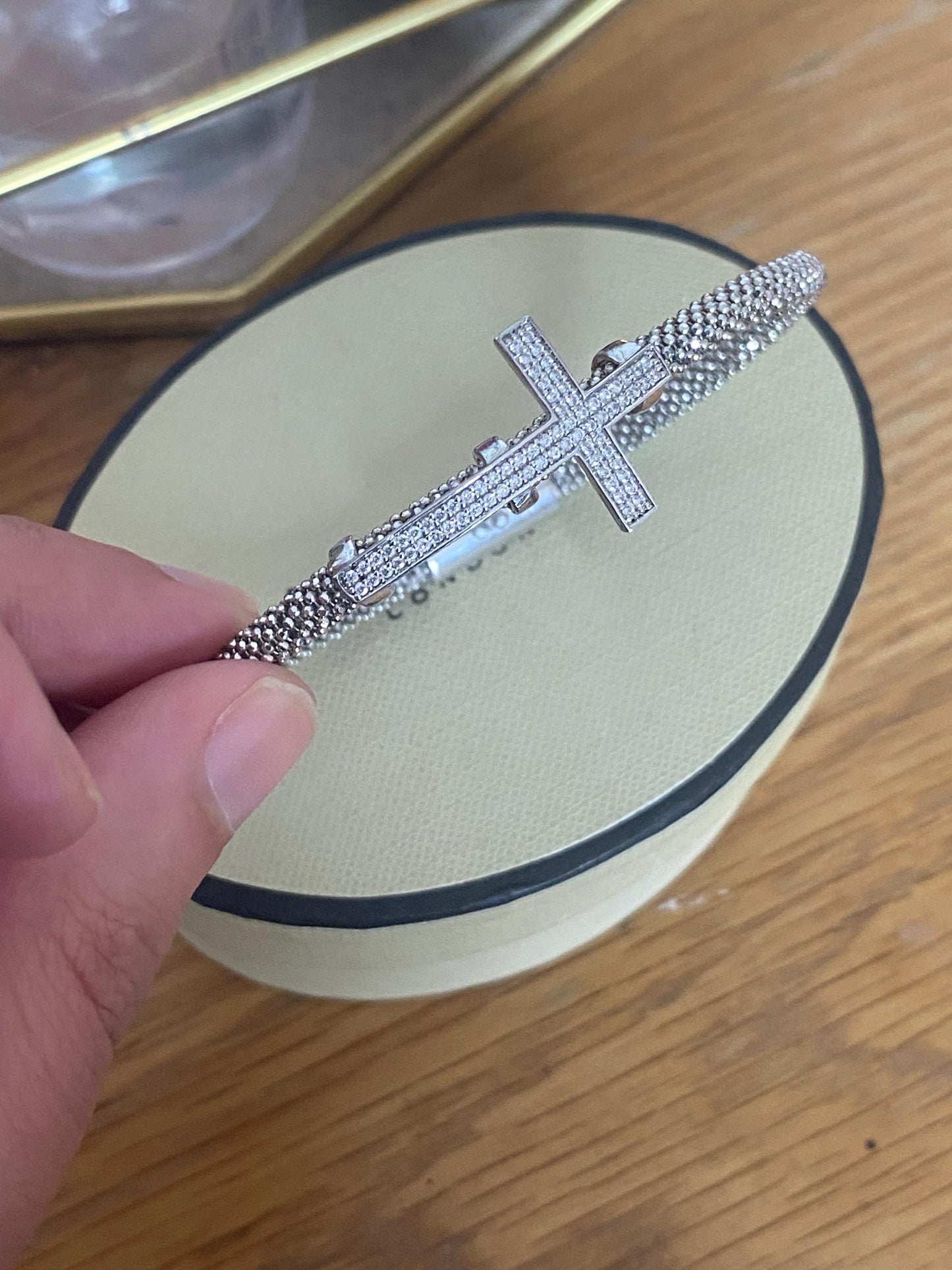 Very rare Links of London vintage rare effervescence cross charm sapphire bracelet with magnetic closure