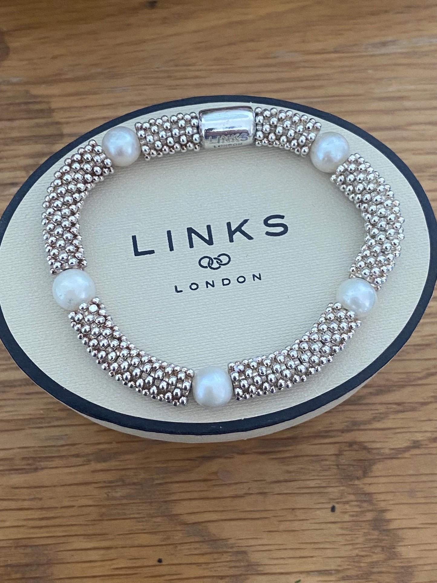 Beautiful Effervescent Star Stretchy Links of London Sterling Silver Sweetie Bracelet with pearls, size medium