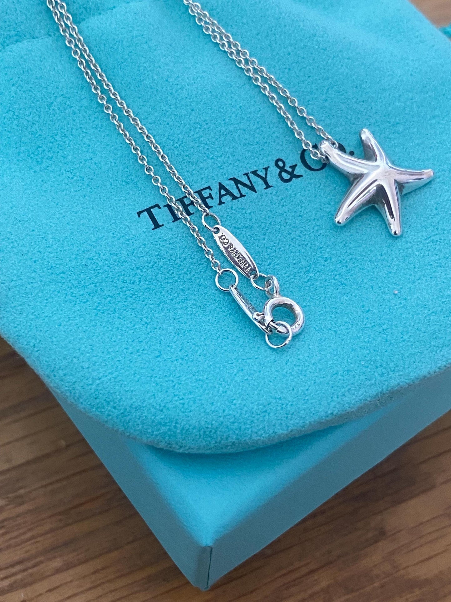Tiffany & Co Elsa Peretti starfish sterling silver genuine necklace, with box