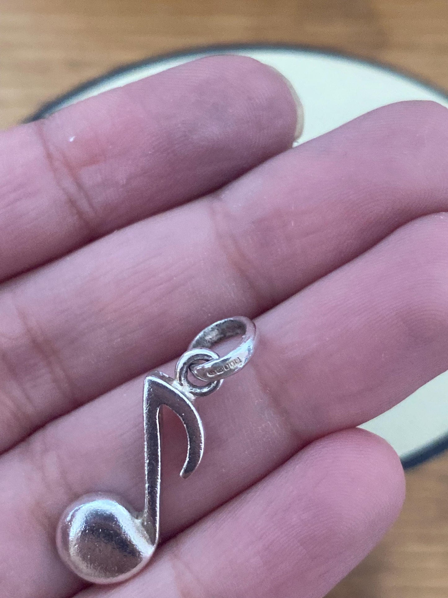 Gorgeous Links of London music note quaver Charm, Sterling Silver, Hallmarked, Fantastic Condition, Genuine