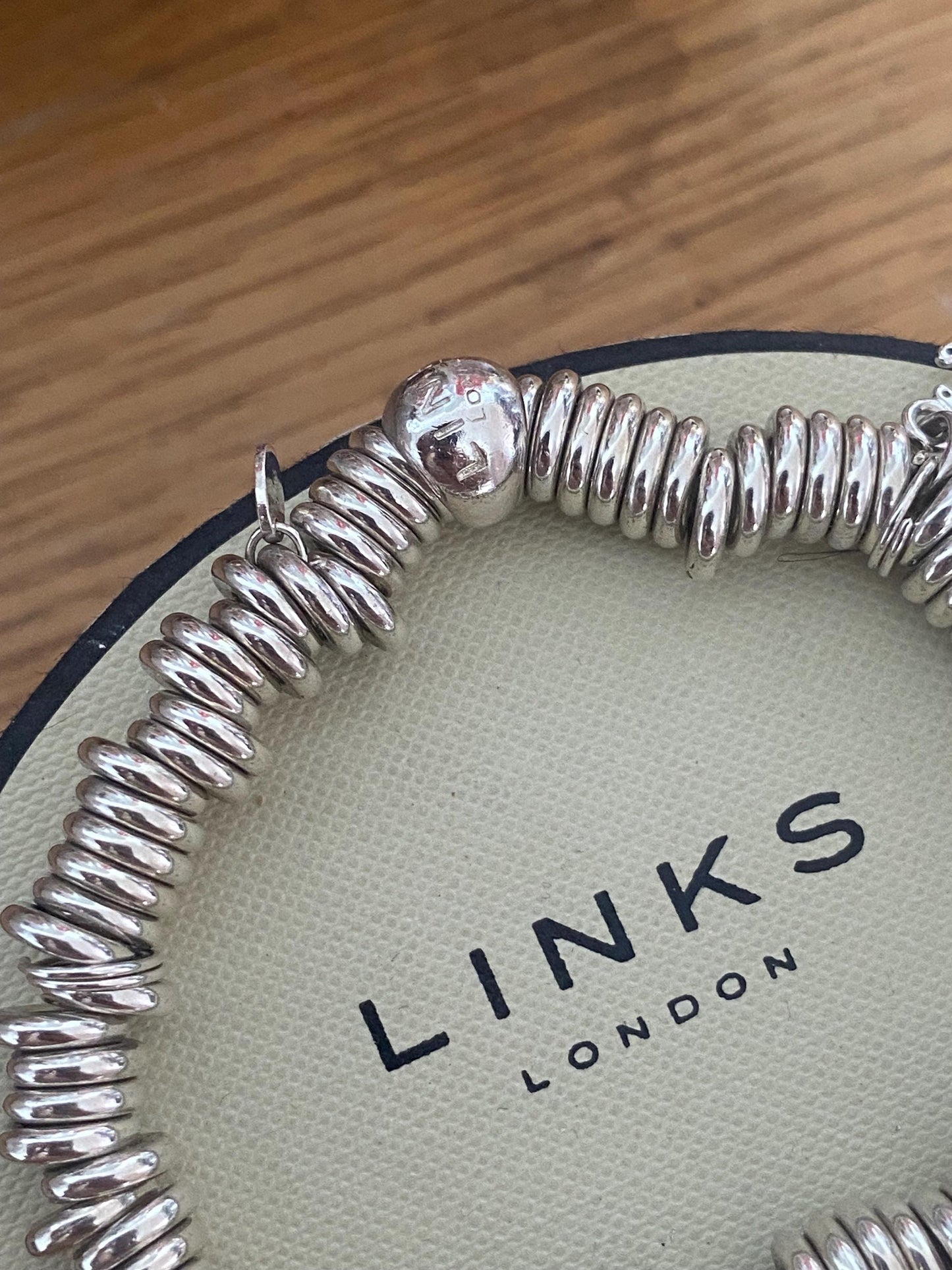 Lovely Links of London vintage rare sweetie bracelet with two charms, sterling silver, size small