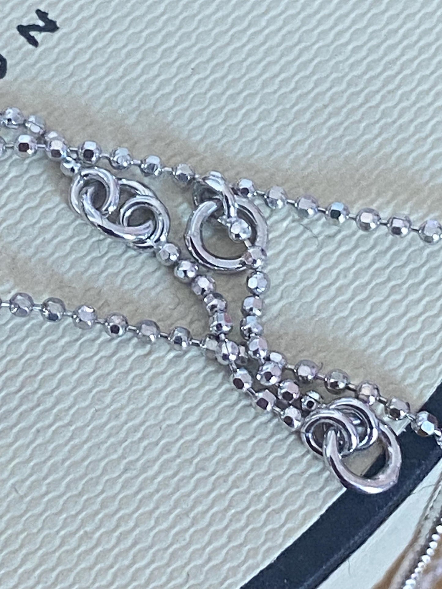 Stunning brand new LINKS OF LONDON Effervescence Petite Blue Diamond Necklace, with box