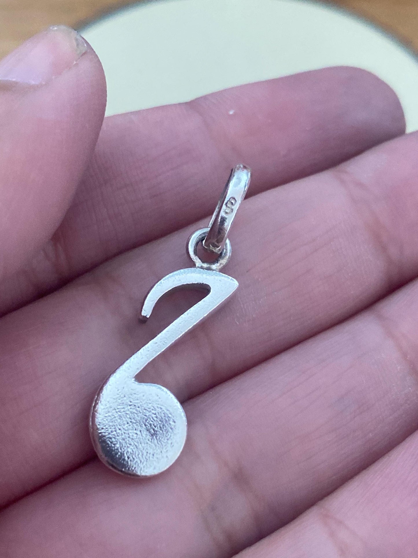 Gorgeous Links of London music note quaver Charm, Sterling Silver, Hallmarked, Fantastic Condition, Genuine