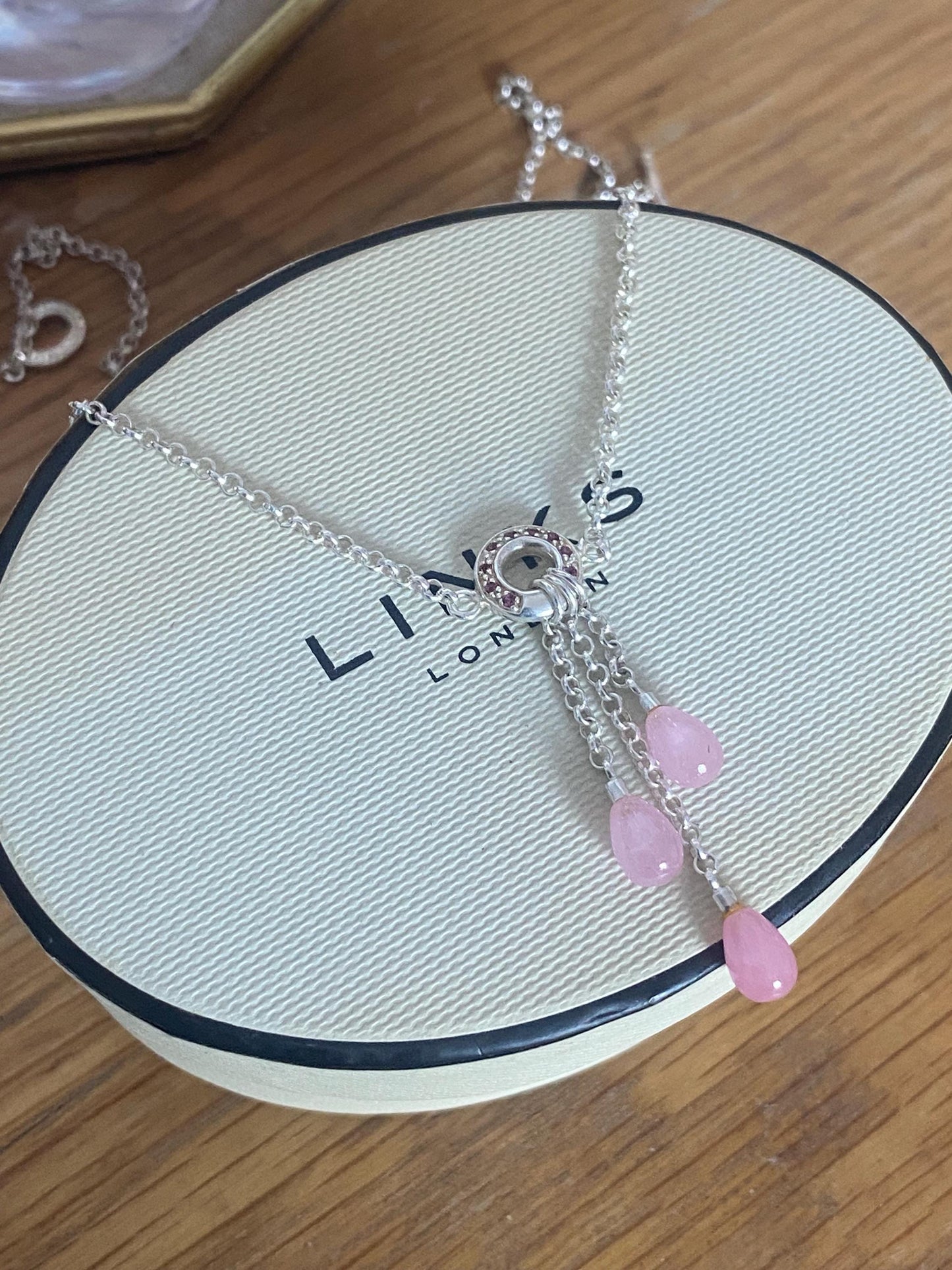 Very rare, gorgeous Links of London pink jade Droplet, T bar Necklace, Sterling Silver, assay Hallmarked and in box