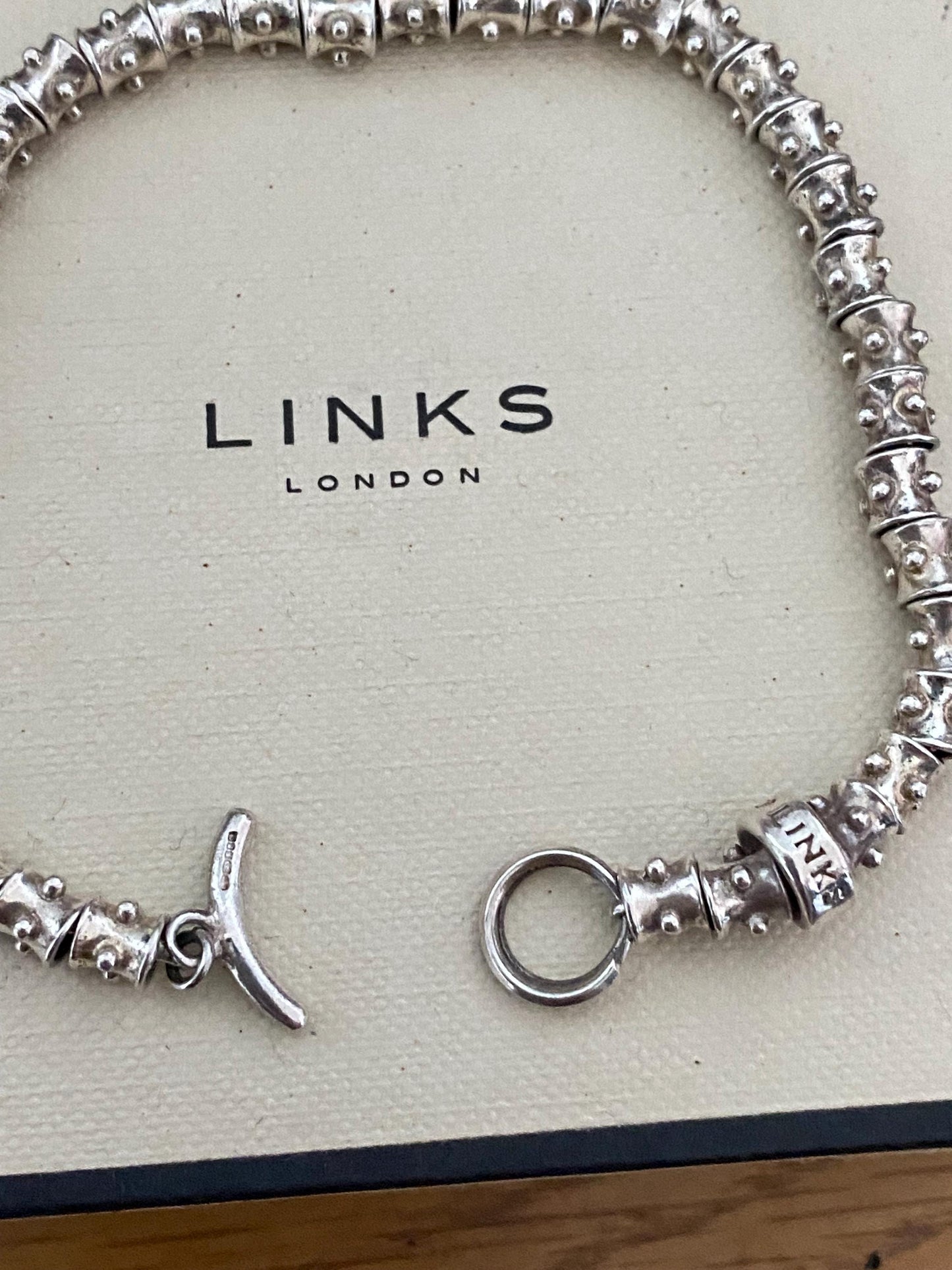 Beautiful Links of London Allsort toggle Bracelet, Sterling Silver, Assay hallmarked, Genuine, Boxed