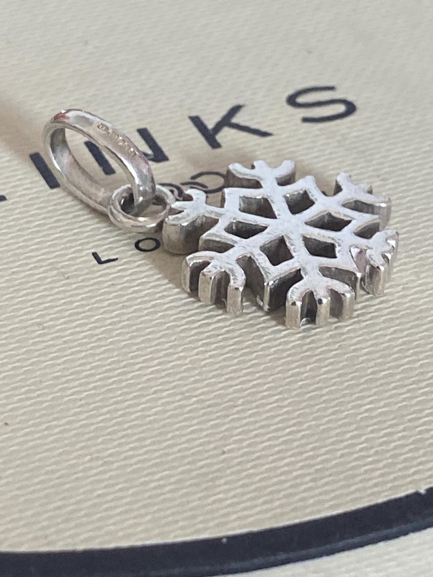 cute genuine rare Links of London sterling silver snowflake hallmarked charm