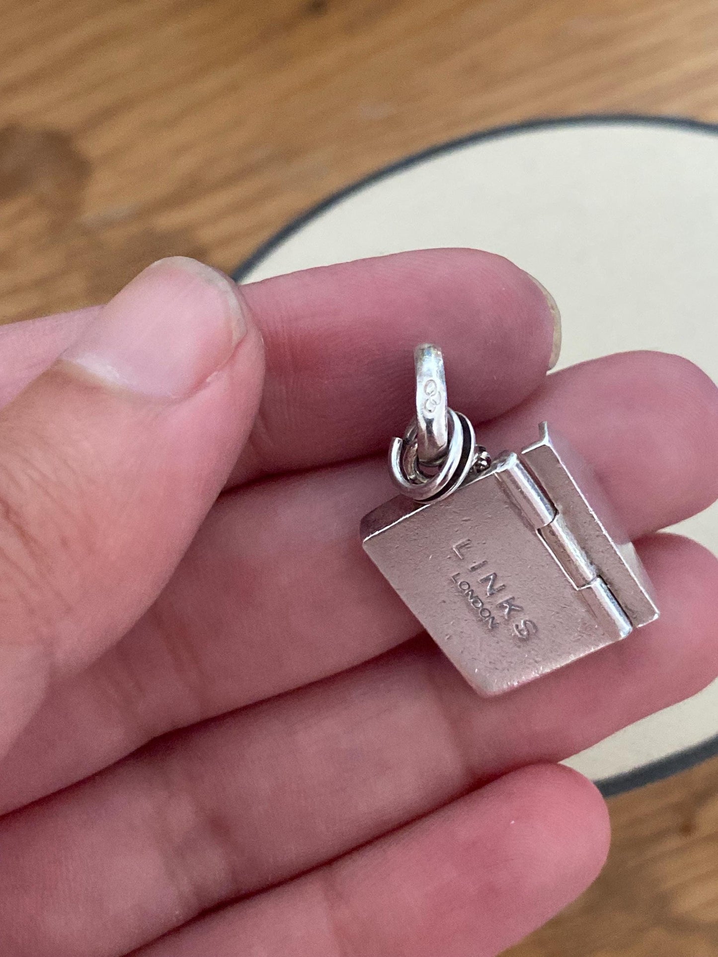 Beautiful Links of London sterling silver envelope and hidden heart charm, Genuine, Rare
