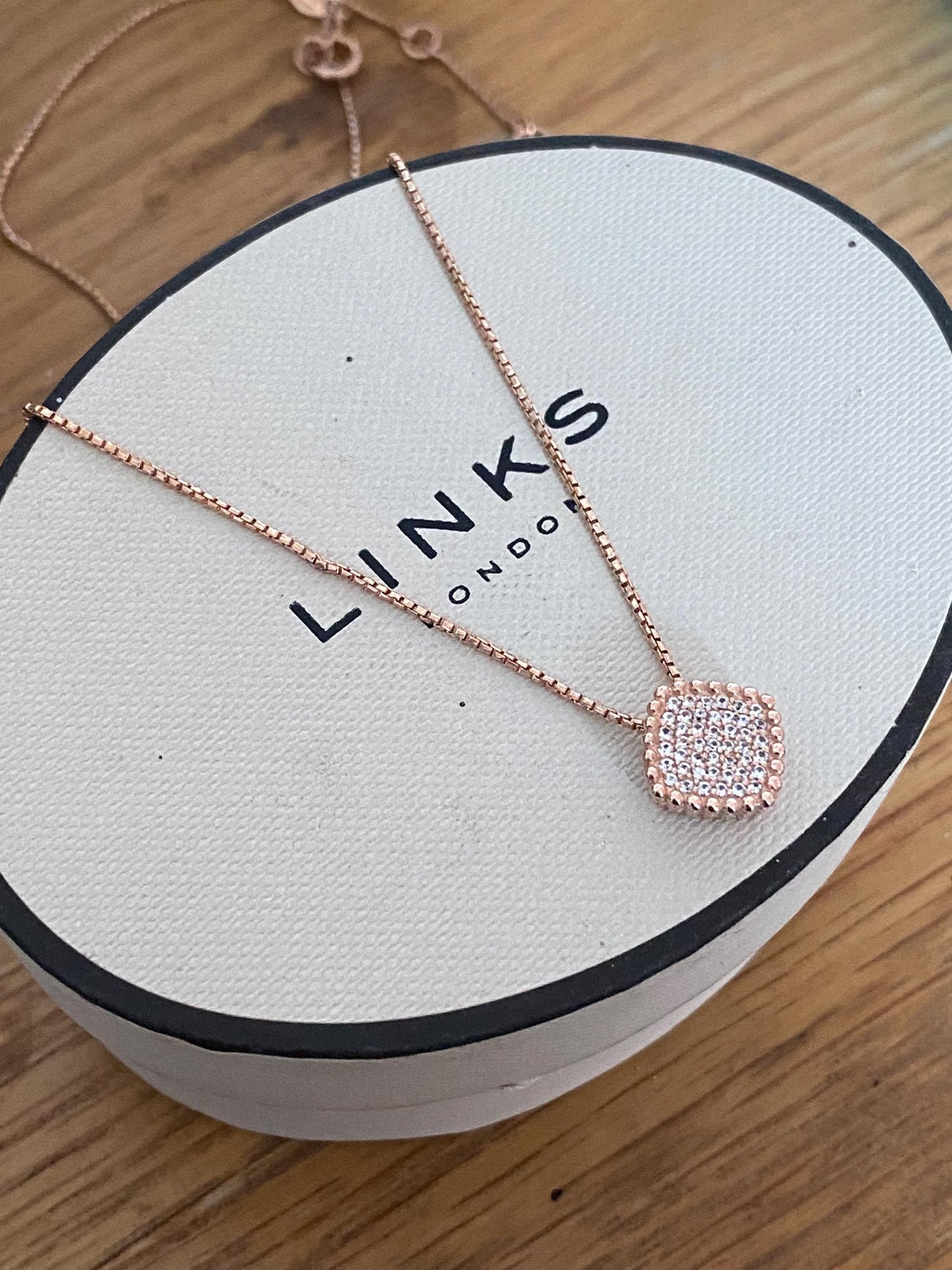 Gorgeous Links of London 18ct rose gold vermail and topaz “pure” necklace, hallmarked, genuine