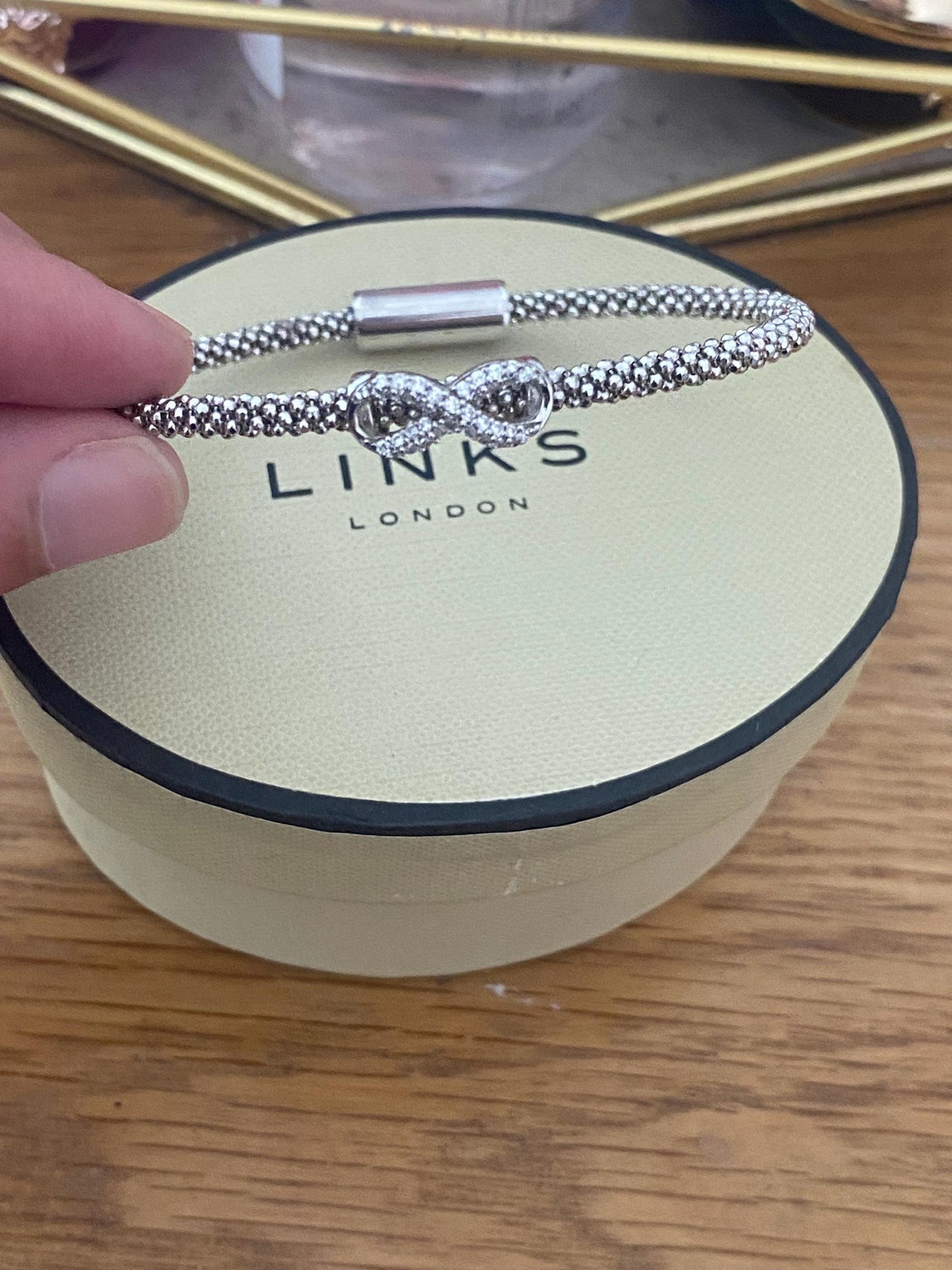 Very rare Links of London vintage rare effervescence infinity charm sapphire bracelet with magnetic closure, boxed